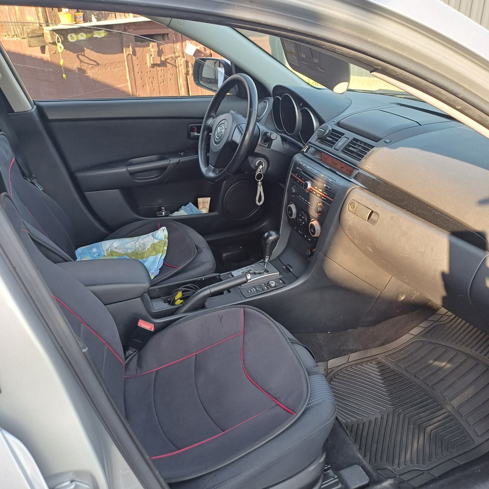 Mazda 3 1,6 i CE automatik, fotografija 5