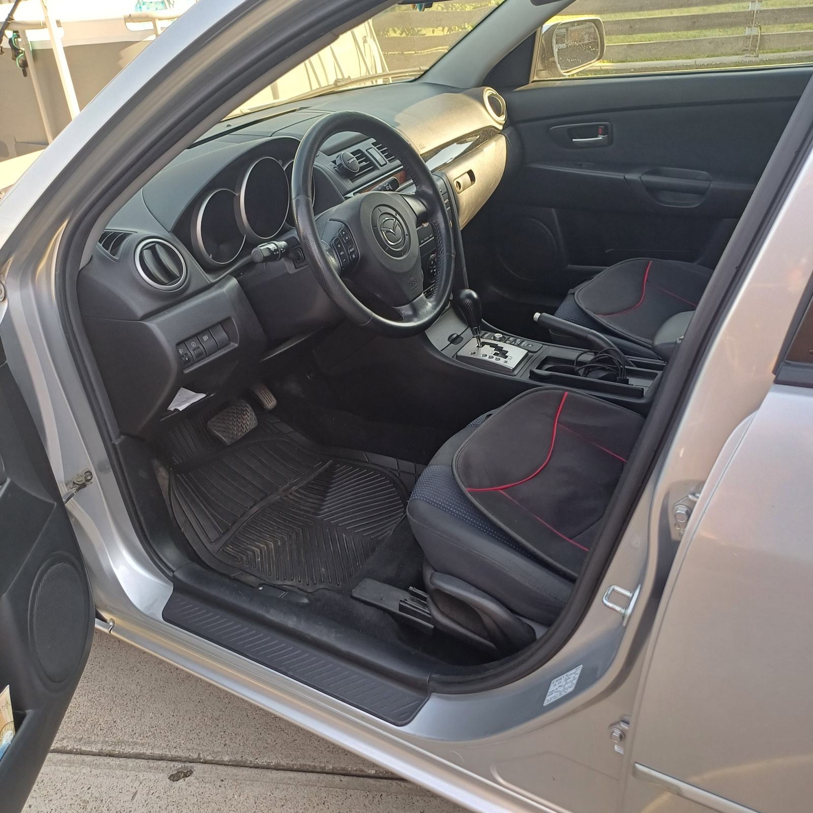 Mazda 3 1,6 i CE automatik, fotografija 4