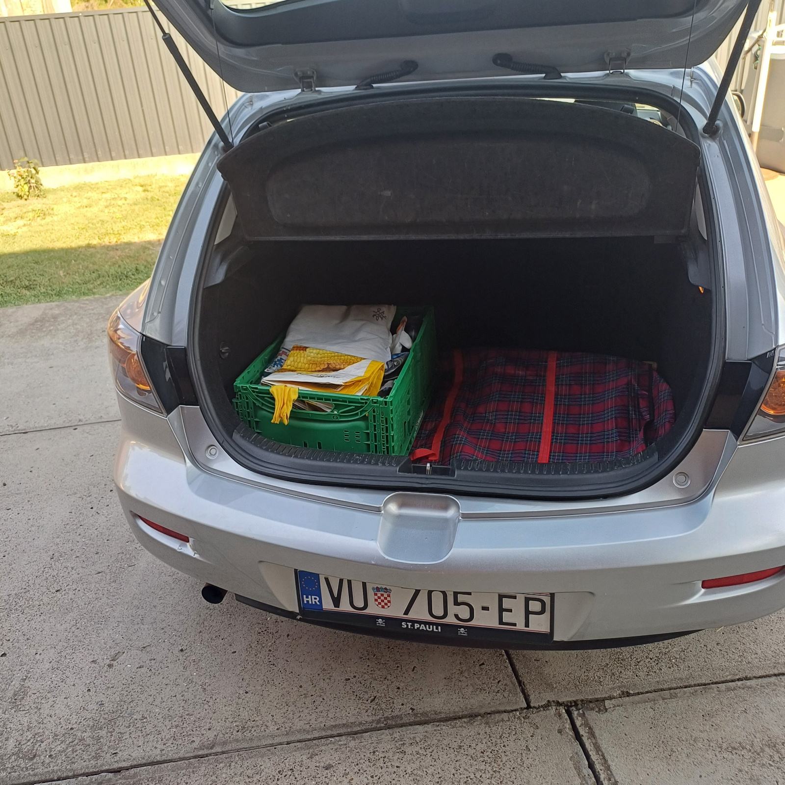 Mazda 3 1,6 i CE automatik, fotografija 8