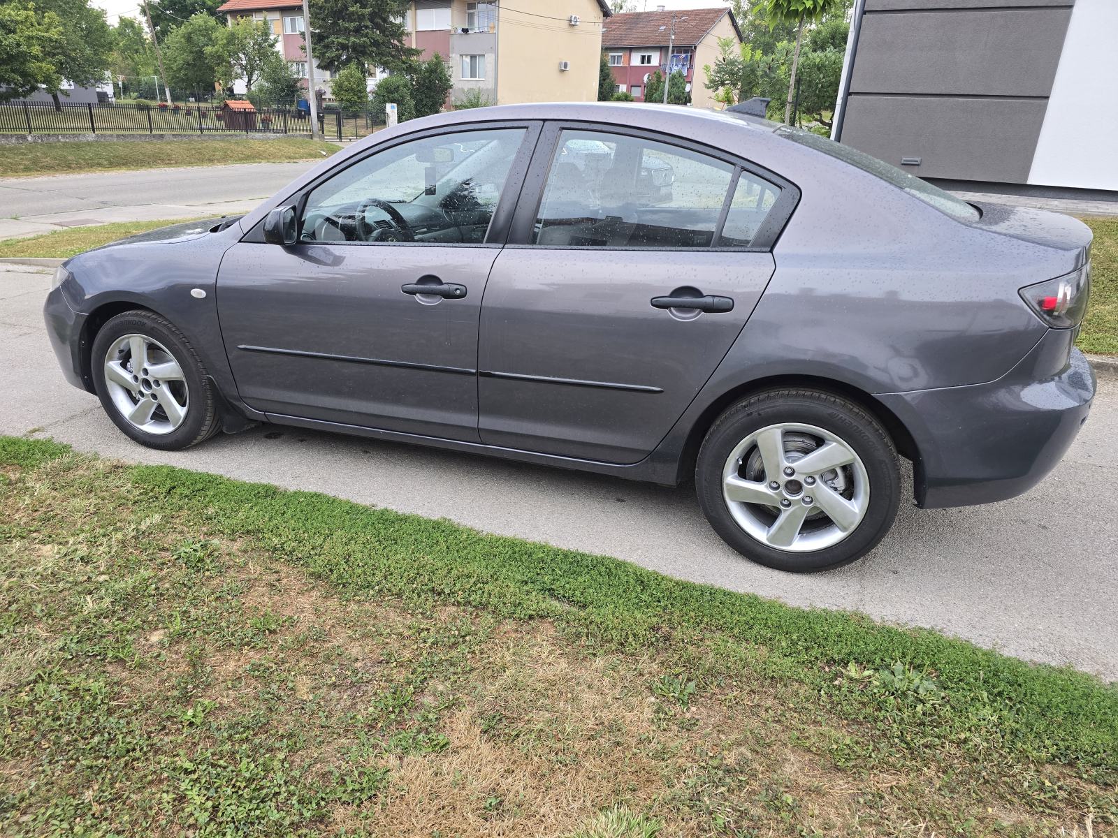 Mazda 3 1.6 diesel 80 kw. Reg 4/2027 može na kreditne kartice, fotografija 2