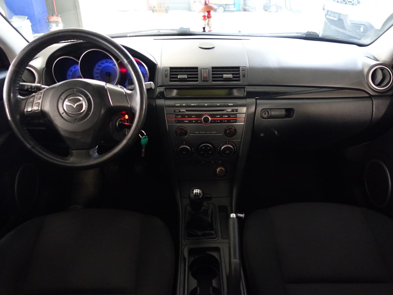 Mazda 3 1,6 i TE / HR auto / REG. DO 10/2026., fotografija 10