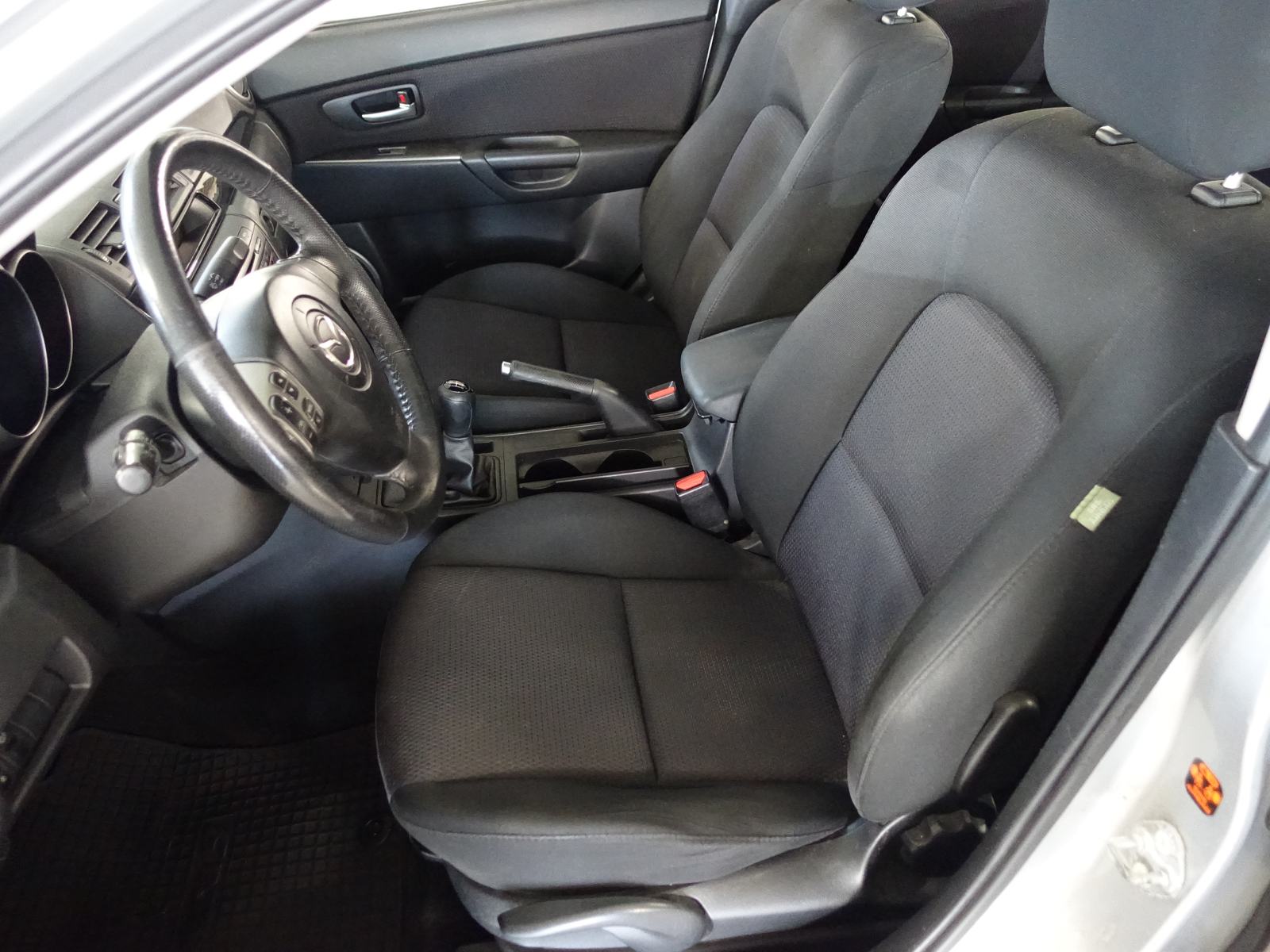 Mazda 3 1,6 i TE / HR auto / REG. DO 10/2026., fotografija 9