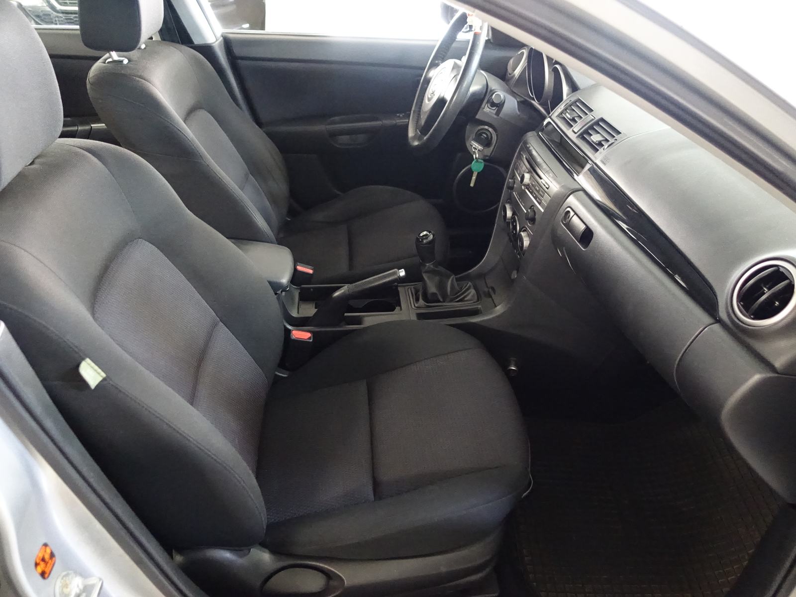 Mazda 3 1,6 i TE / HR auto / REG. DO 10/2026., fotografija 11