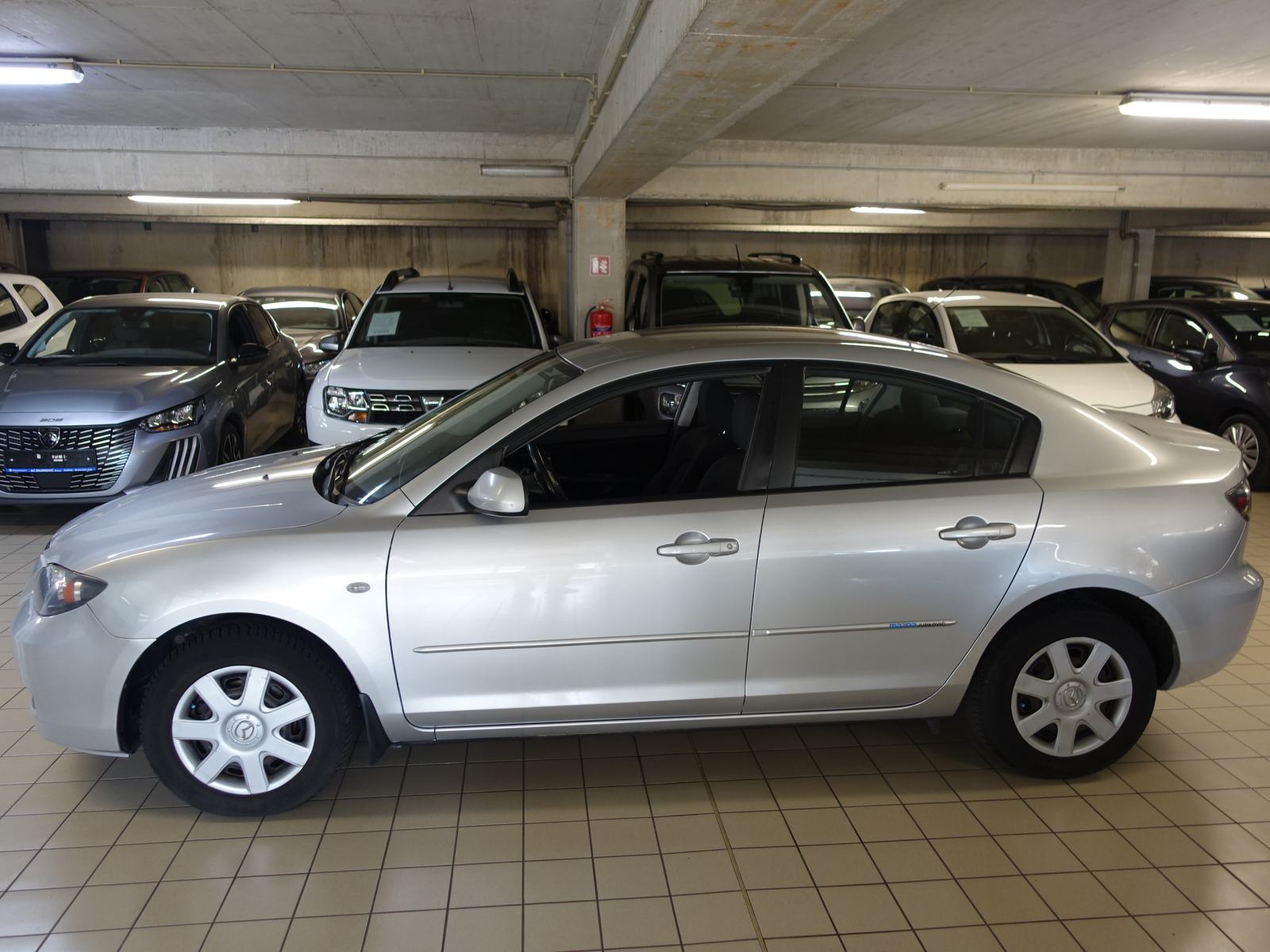 Mazda 3 1,6 i TE / HR auto / REG. DO 10/2026., fotografija 2