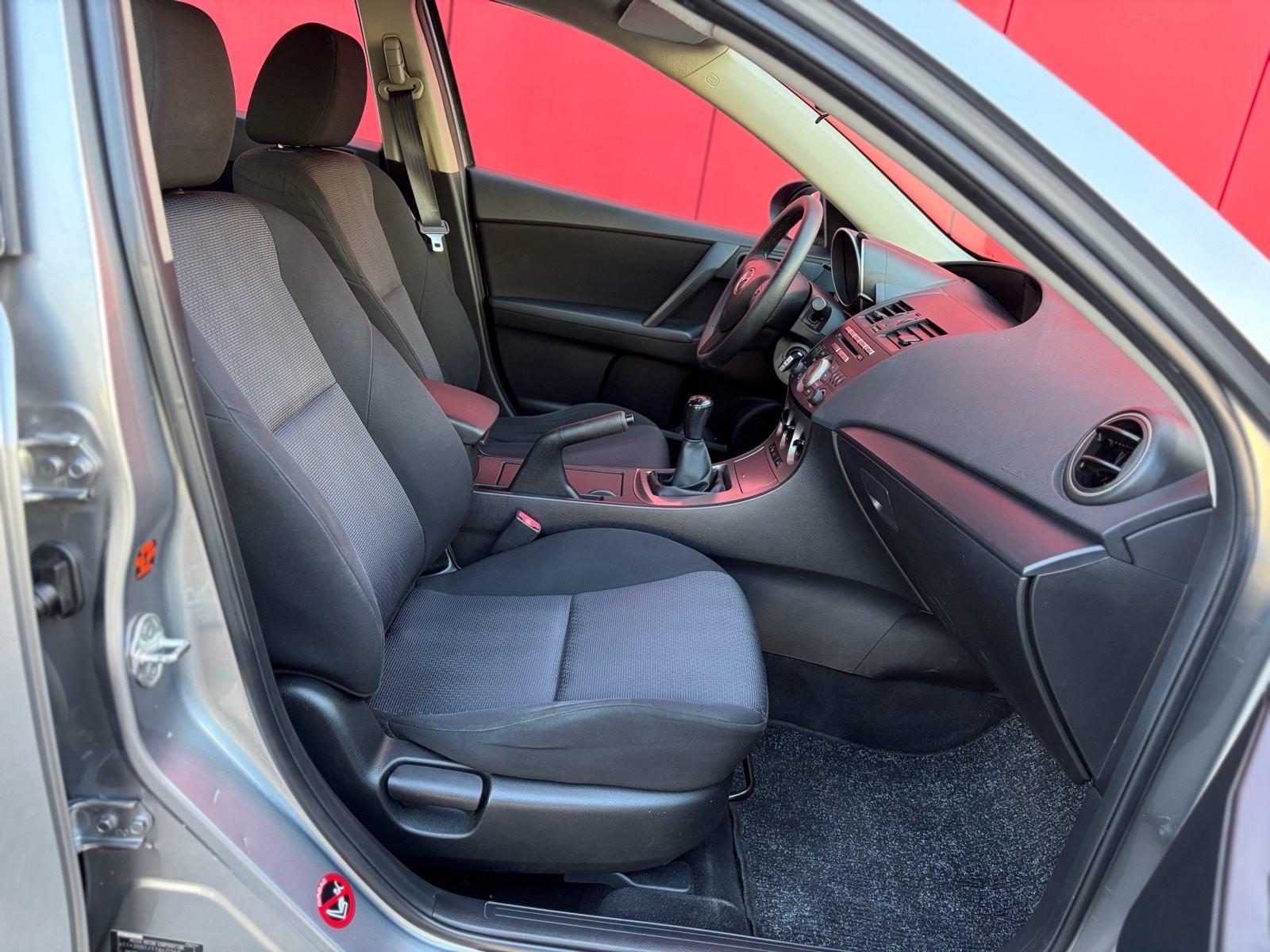 ••MAZDA 3 1.6I 2009 GODINA REDIZAJN REGISTRIRANA GODINU DANA!!!, fotografija 8