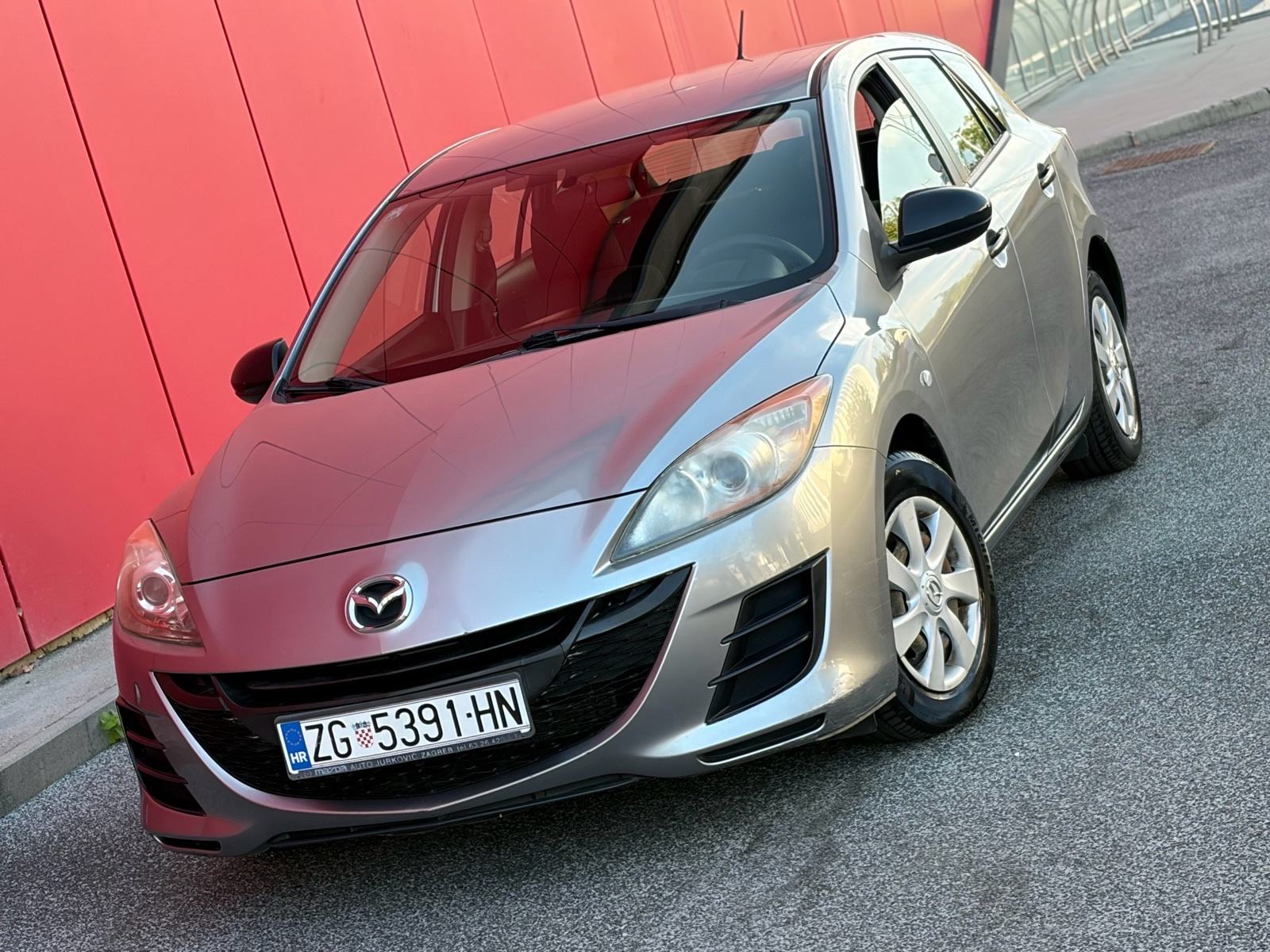 ••MAZDA 3 1.6I 2009 GODINA REDIZAJN REGISTRIRANA GODINU DANA!!!, fotografija 3