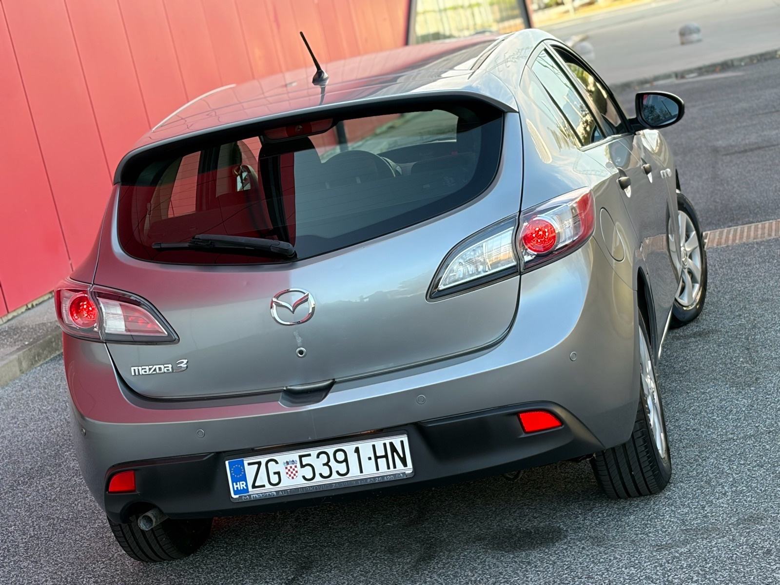 ••MAZDA 3 1.6I 2009 GODINA REDIZAJN REGISTRIRANA GODINU DANA!!!, fotografija 4