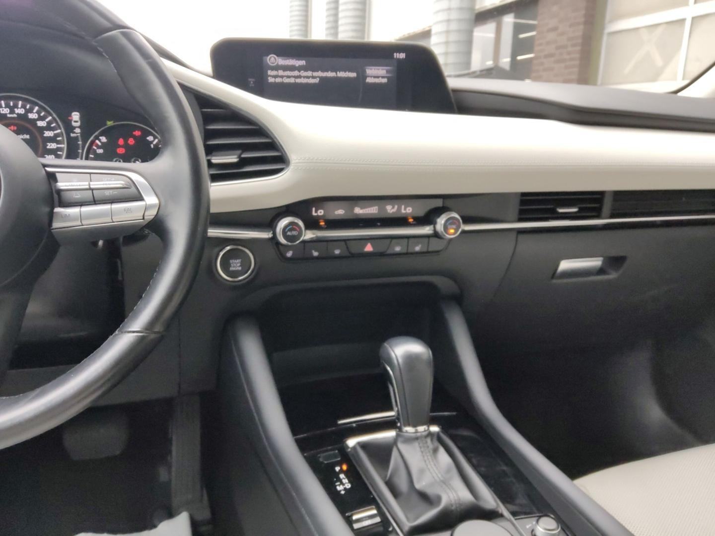 Mazda 3 2.0 e-SkyActiv-X 186 AUTOMATIK 4-VRATA HUD NAVI ACC MATRIX-LED, fotografija 11