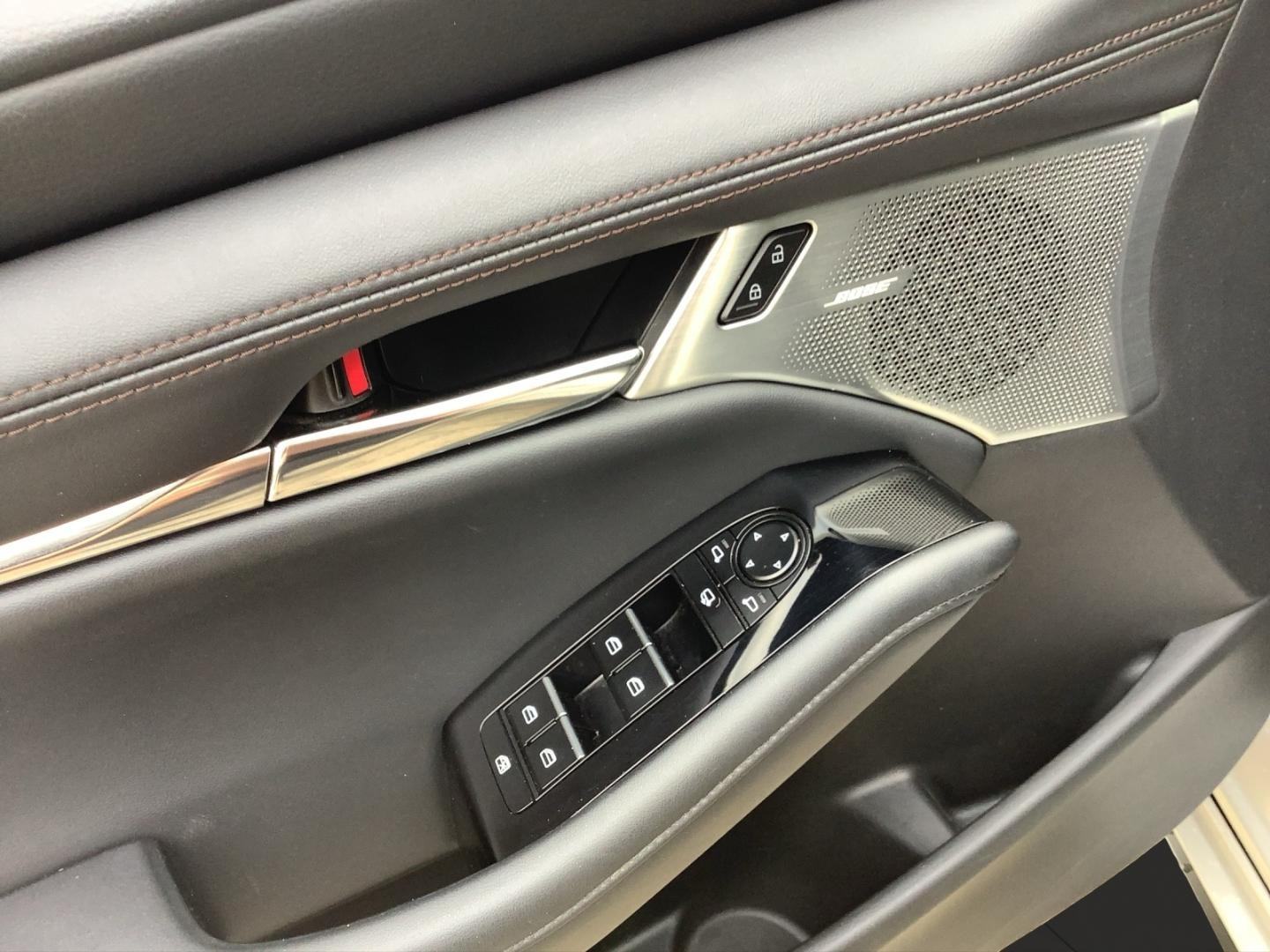 Mazda 3 2.0 e-SkyActiv-X 186 BOSE ACC HUD KAMER360 BOJA PlatinumQuartz, fotografija 8