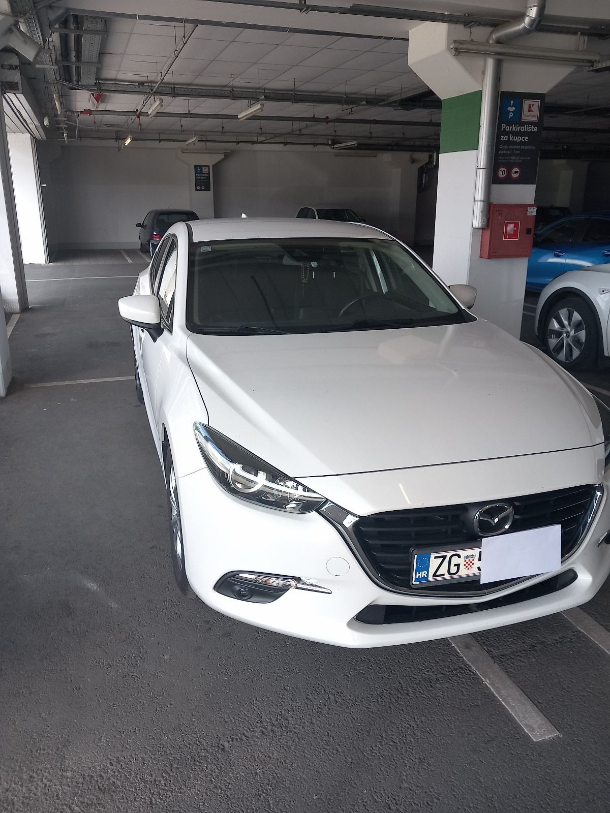 Mazda 3 2.0 benzin, pogled izvana - slika 1