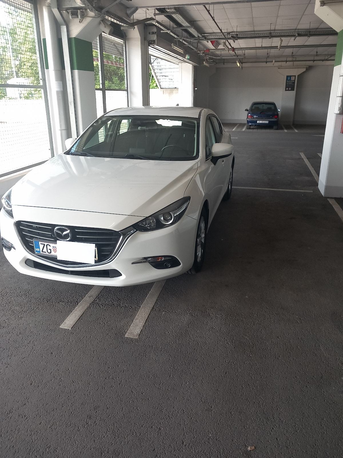 Mazda 3 2.0 benzin, pogled izvana - slika 2