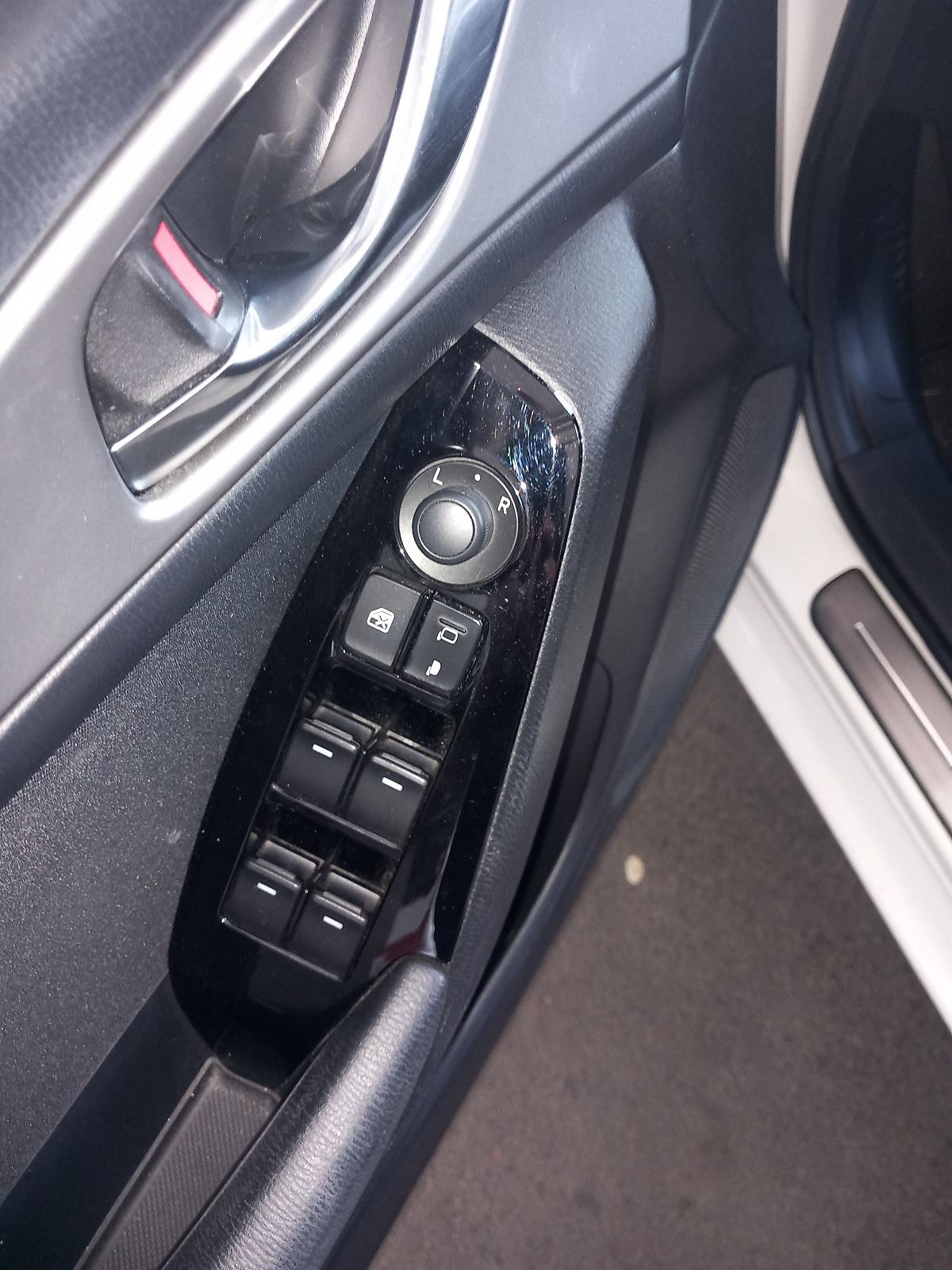 Mazda 3 2.0 benzin, fotografija 15