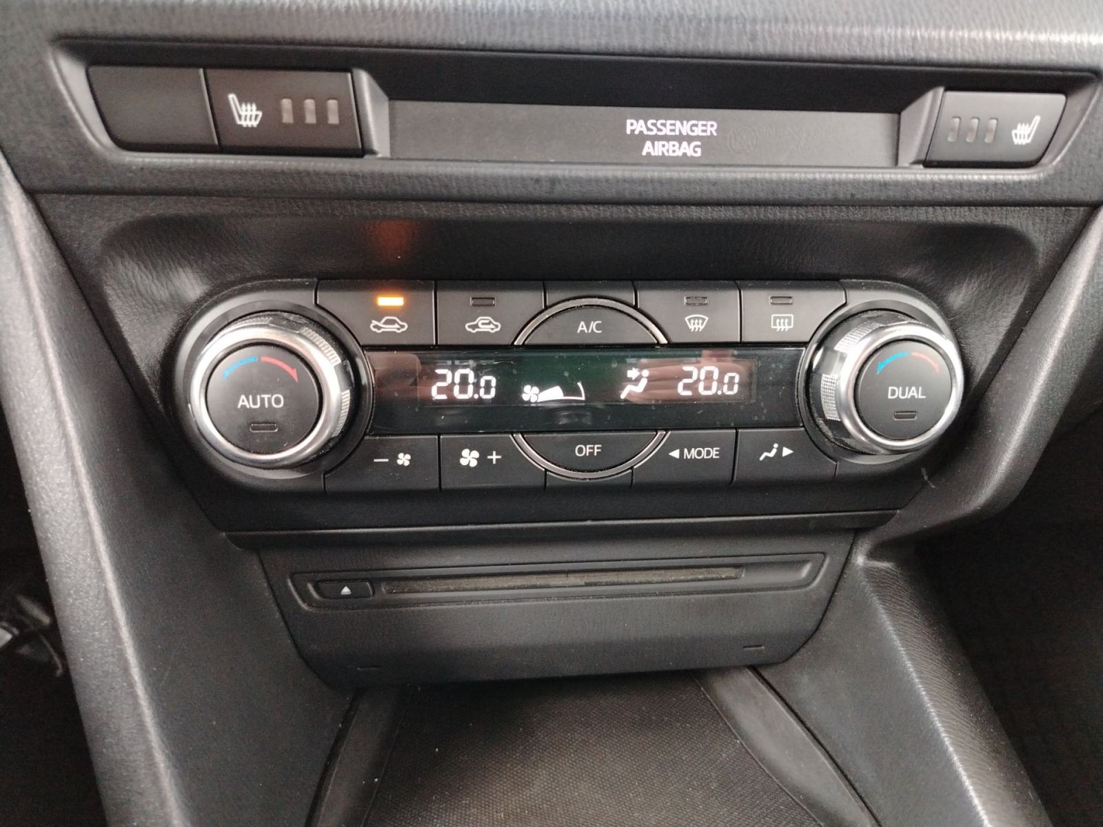 Mazda 3 2.2 CDTI Sport AT, fotografija 14
