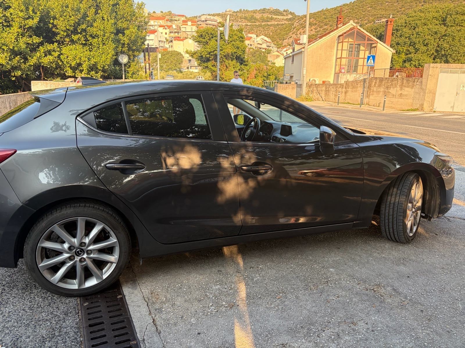 Mazda 3 2.2tdi, fotografija 6