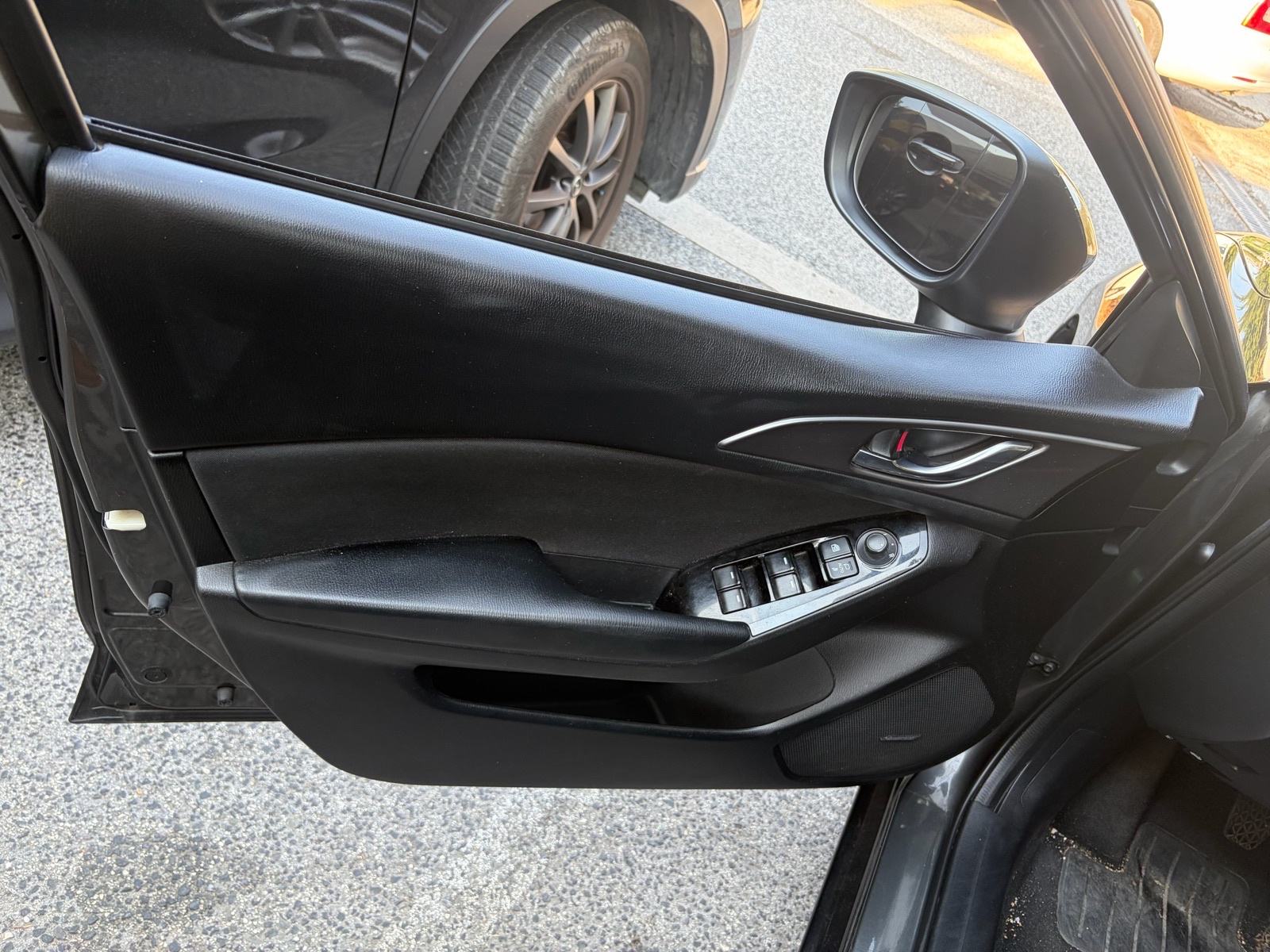 Mazda 3 2.2tdi, fotografija 11