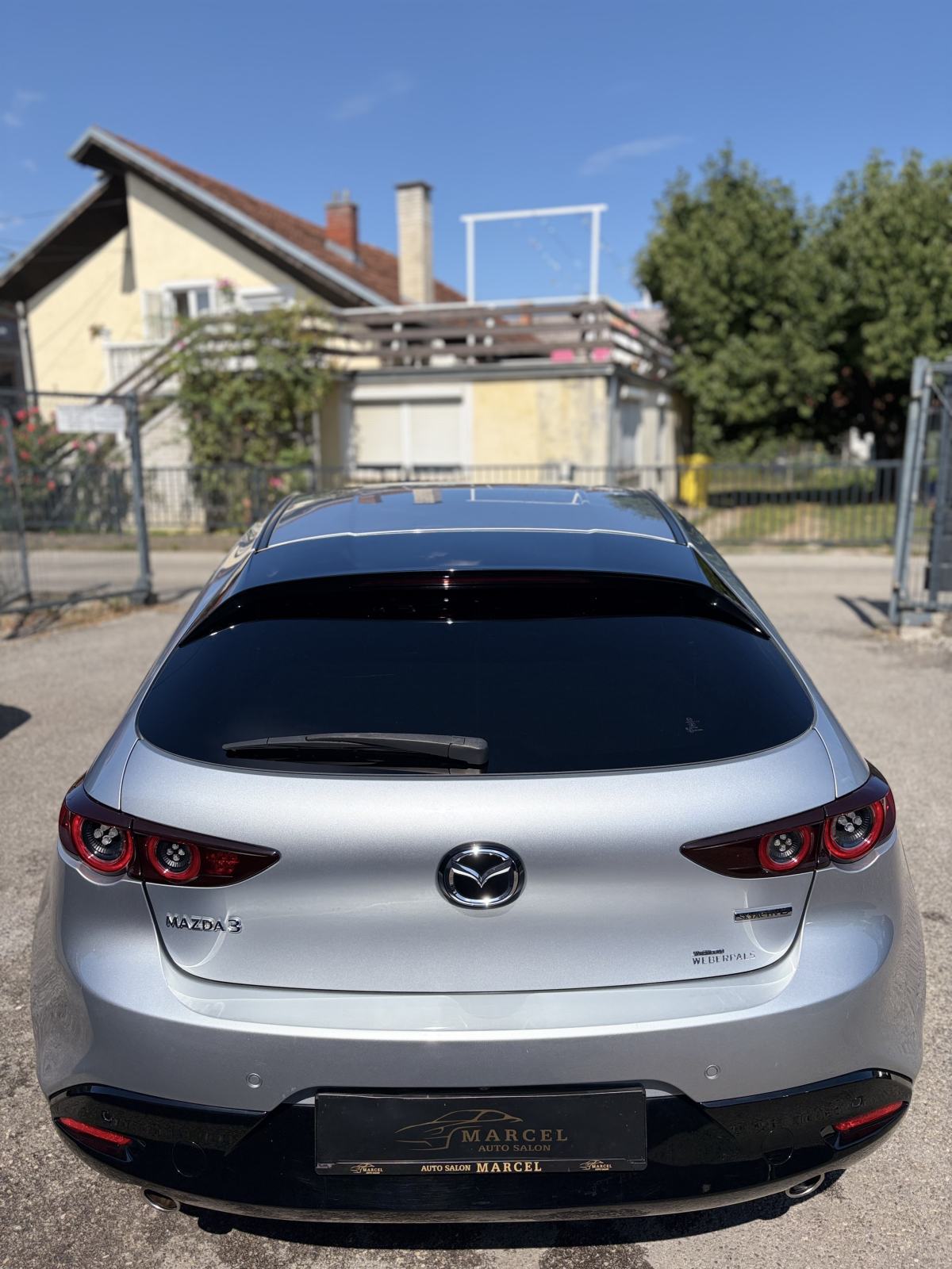 Mazda 3 automatik 1.8D *JAMSTVO* *LEASING* 360kamera, head up, navi…, fotografija 8