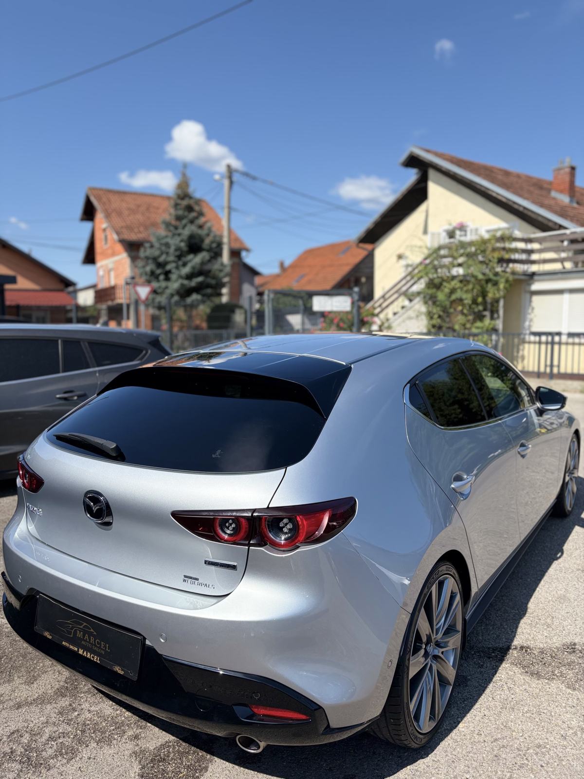 Mazda 3 automatik 1.8D *JAMSTVO* *LEASING* 360kamera, head up, navi…, fotografija 7