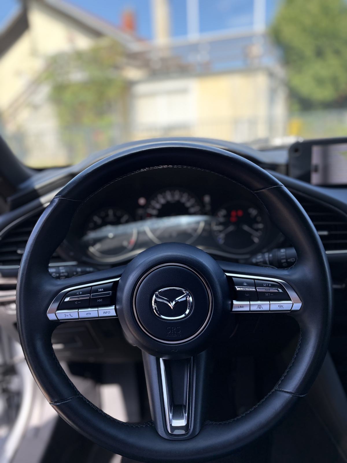 Mazda 3 automatik 1.8D *JAMSTVO* *LEASING* 360kamera, head up, navi…, fotografija 18