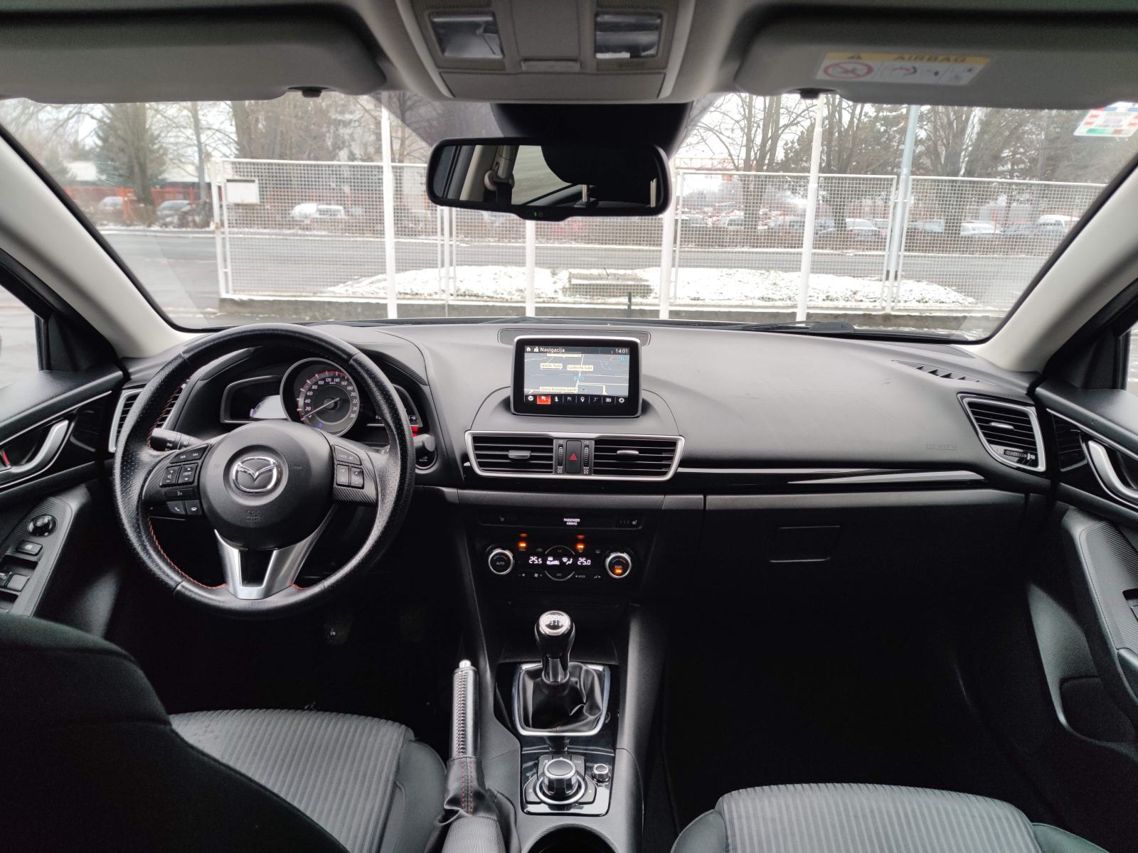 Mazda 3 CD150 NAVI SENZORI RVM SCBS TEMPOMAT GRIJANJE SJEDALA, fotografija 15