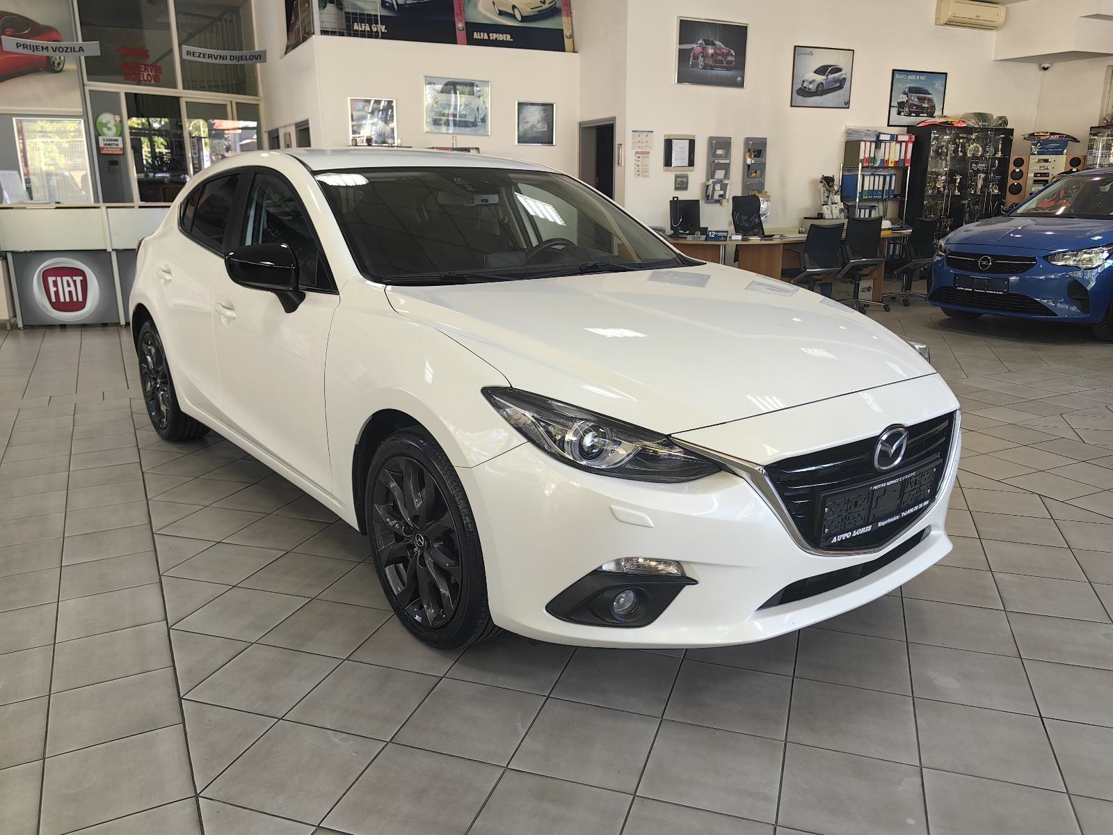 MAZDA 3 1.5 DIZEL*CD105*120.Tkm SERVISNA*2016.god*NAVI*KAMERA*JAMSTVO, fotografija 2