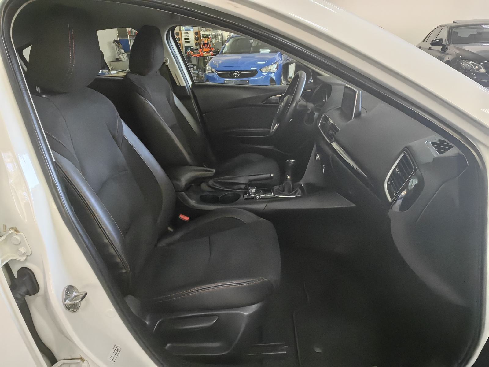 MAZDA 3 1.5 DIZEL*CD105*120.Tkm SERVISNA*2016.god*NAVI*KAMERA*JAMSTVO, fotografija 17