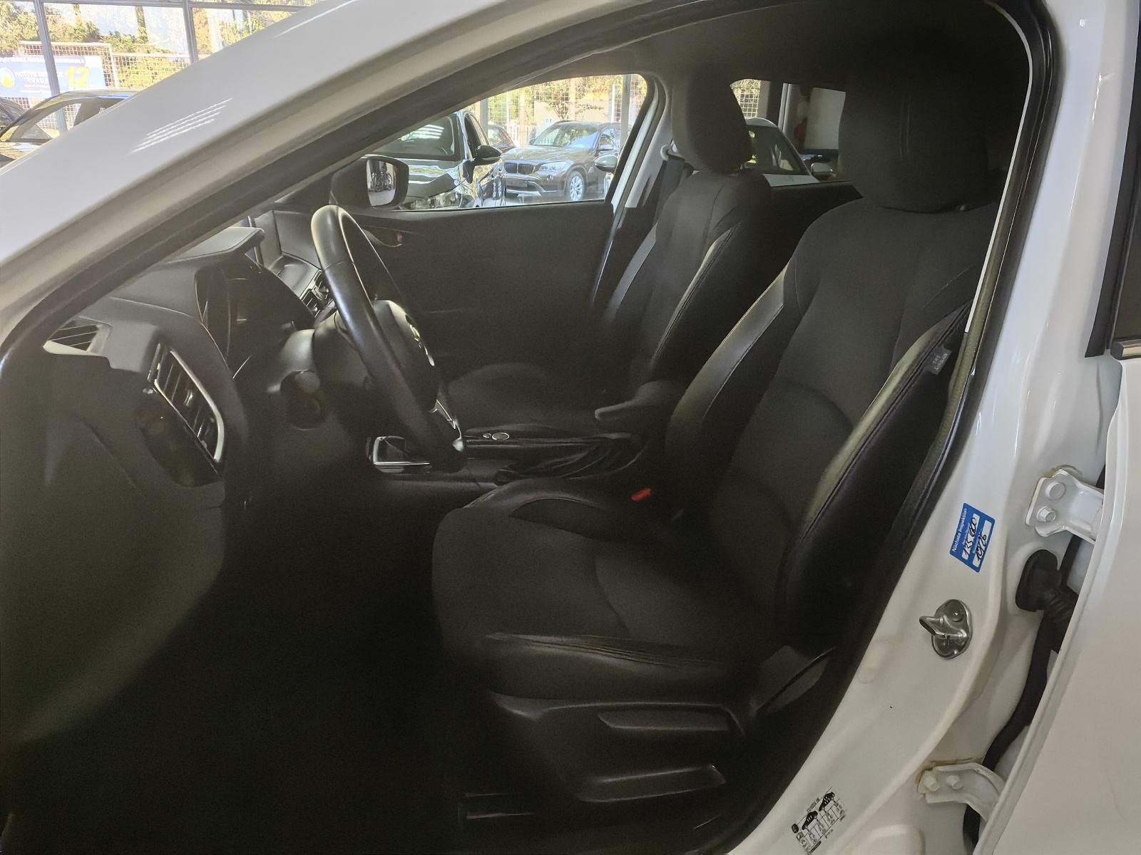 MAZDA 3 1.5 DIZEL*CD105*120.Tkm SERVISNA*2016.god*NAVI*KAMERA*JAMSTVO, fotografija 18