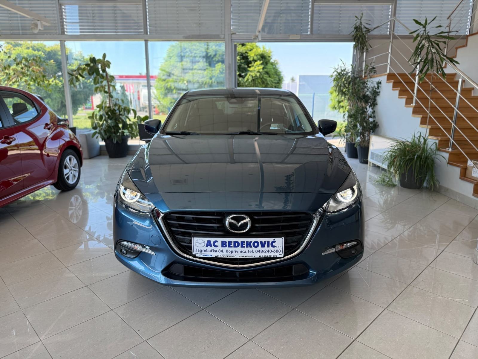 Mazda 3 G120 REVOLUTION NAVI KAMERA PARKIRNI SERVISNA, fotografija 2