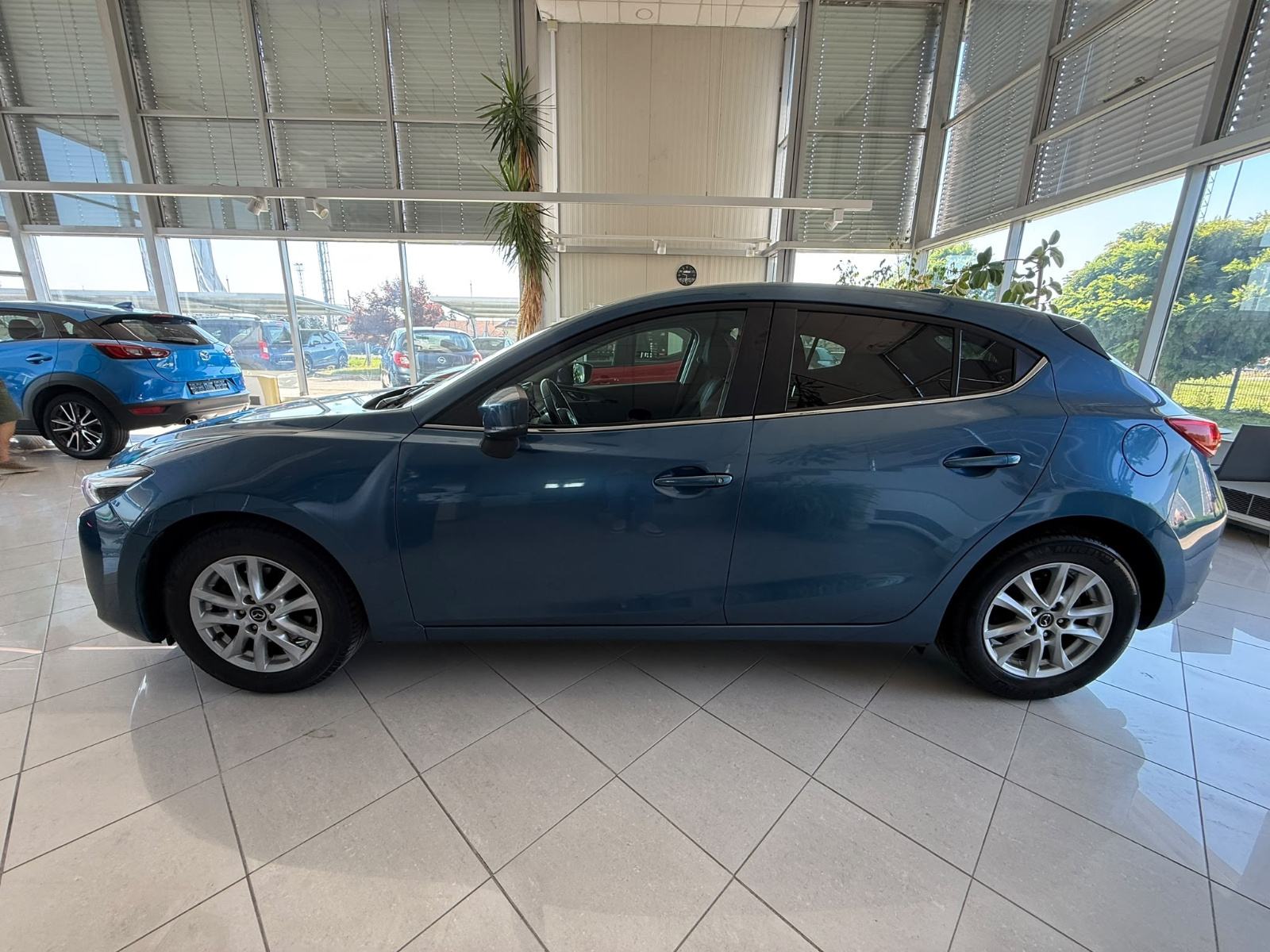 Mazda 3 G120 REVOLUTION NAVI KAMERA PARKIRNI SERVISNA, fotografija 4