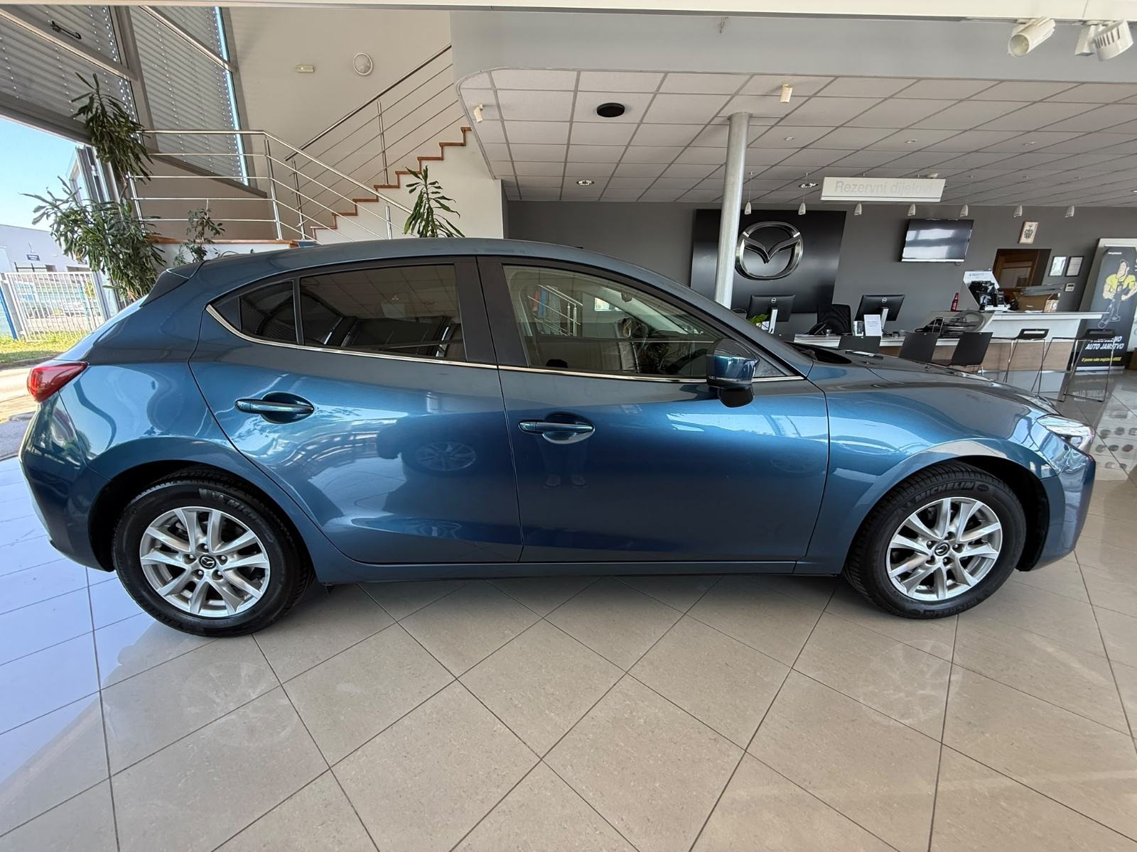 Mazda 3 G120 REVOLUTION NAVI KAMERA PARKIRNI SERVISNA, fotografija 8