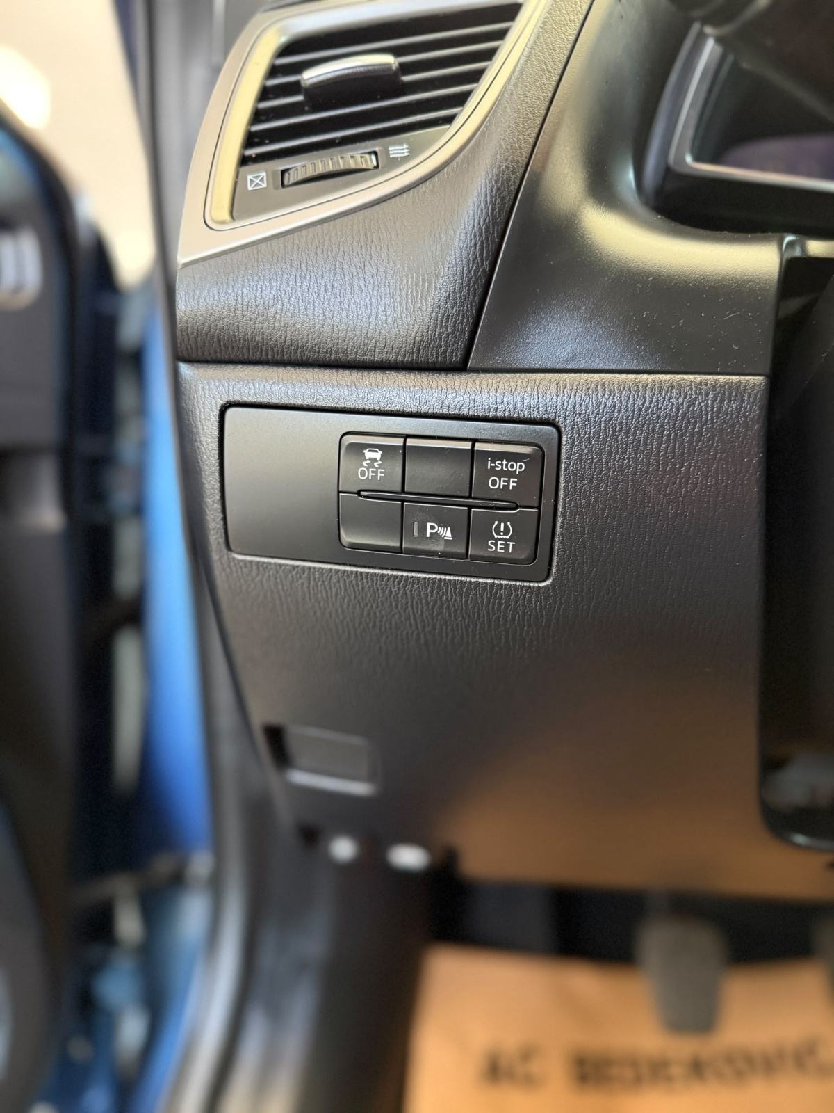 Mazda 3 G120 REVOLUTION NAVI KAMERA PARKIRNI SERVISNA, fotografija 17