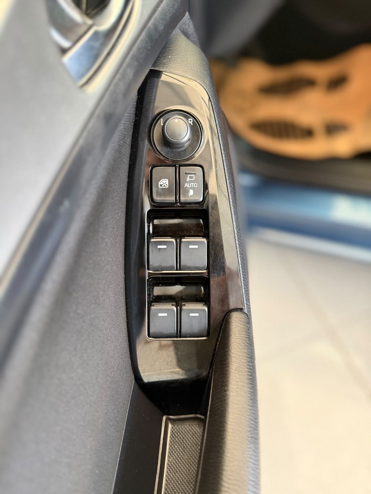 Mazda 3 G120 REVOLUTION NAVI KAMERA PARKIRNI SERVISNA, fotografija 15