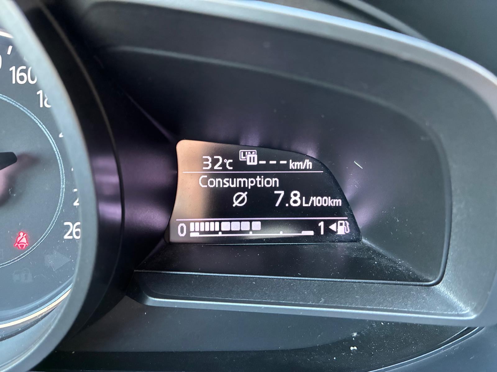 Mazda 3 G120 Sedan, fotografija 13