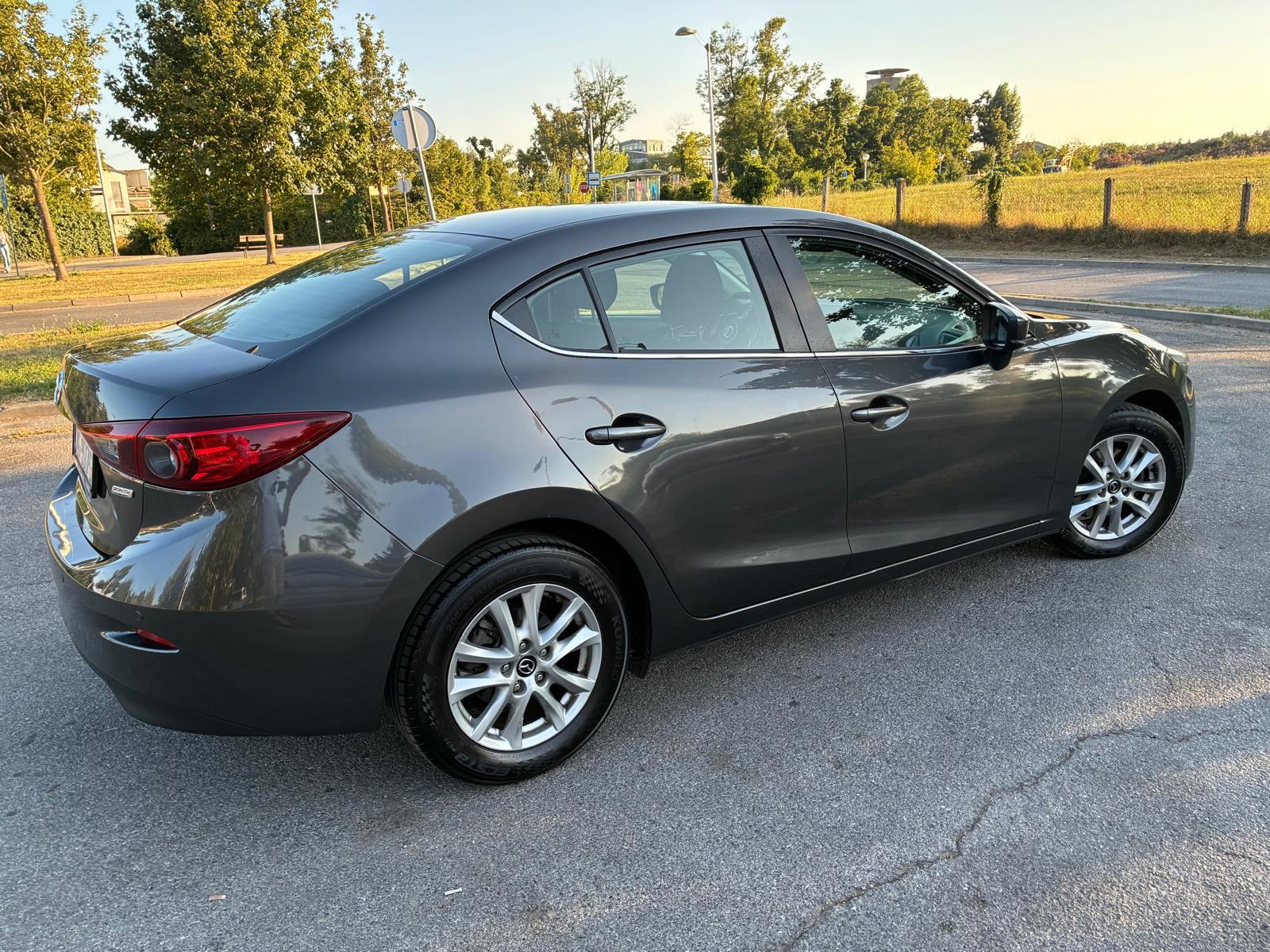 Mazda 3 G120 Sedan, fotografija 5
