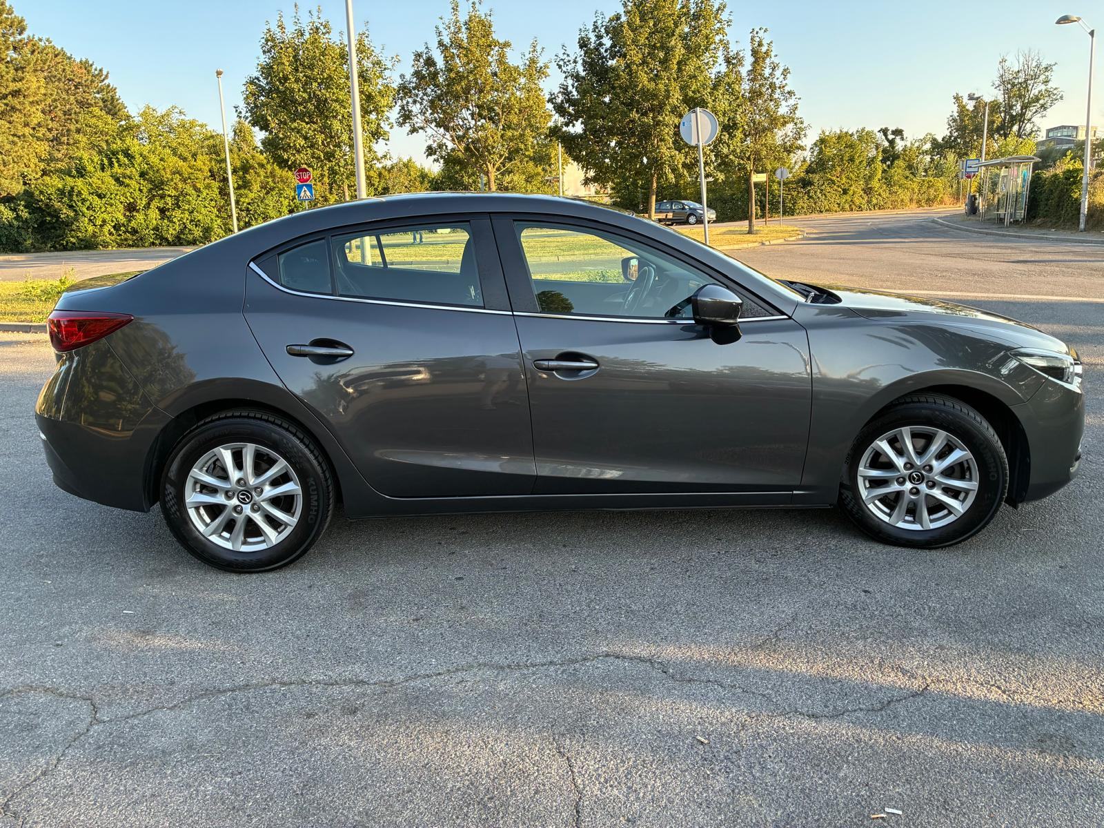 Mazda 3 G120 Sedan, fotografija 6