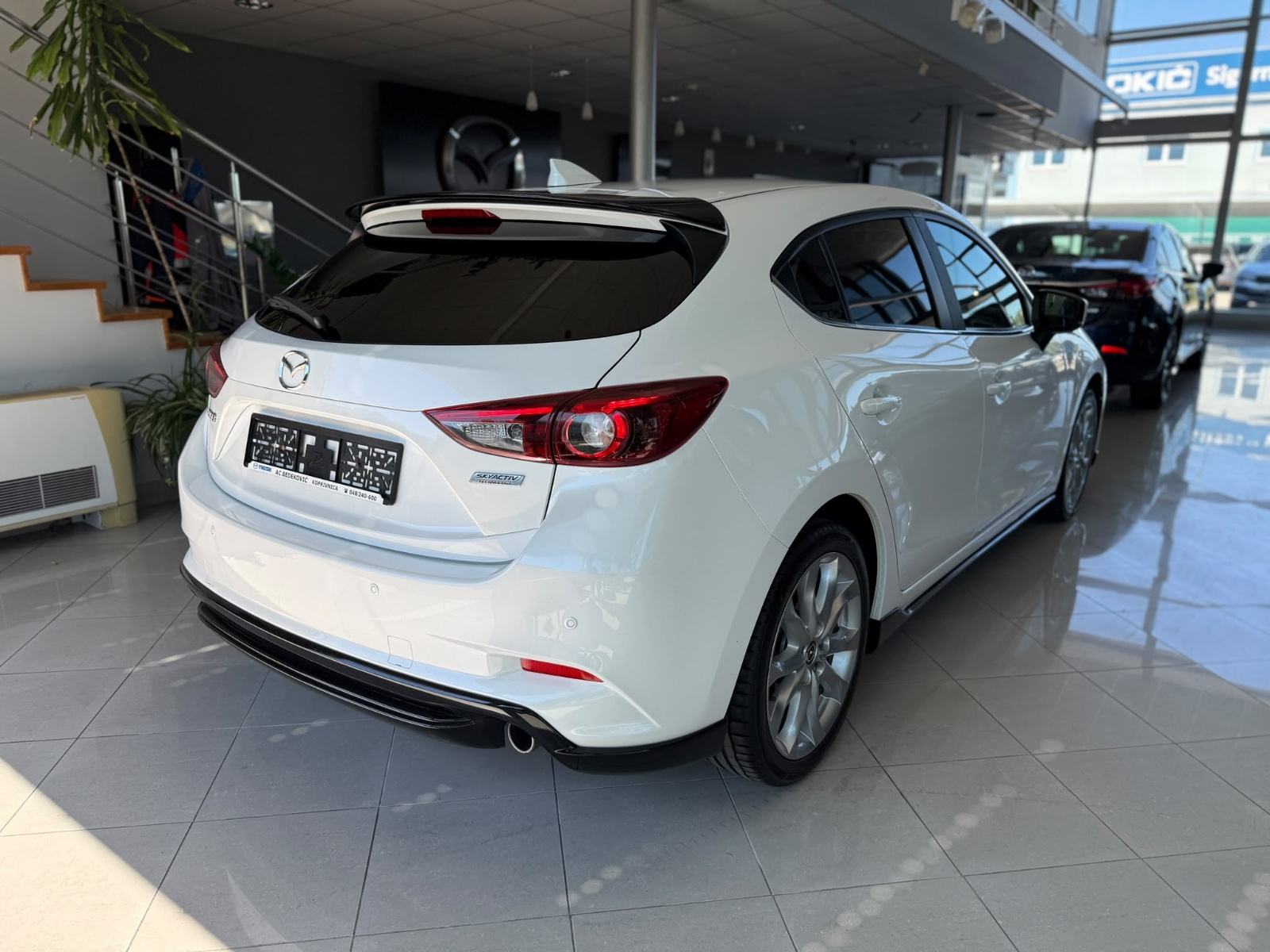 Mazda 3 G120 ATTRACTION SERVISNA TOP STANJE, fotografija 7