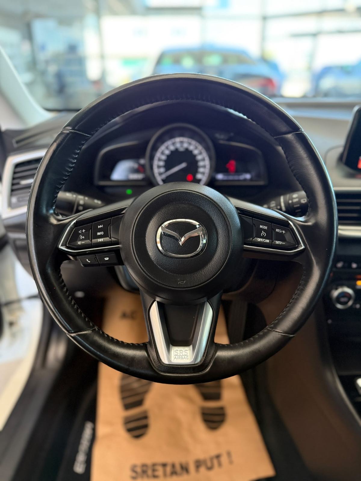 Mazda 3 G120 ATTRACTION SERVISNA TOP STANJE, fotografija 9