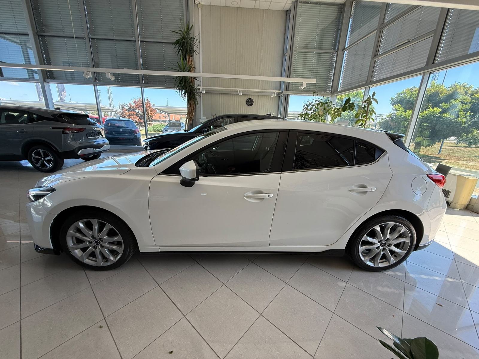 Mazda 3 G120 ATTRACTION SERVISNA TOP STANJE, fotografija 4
