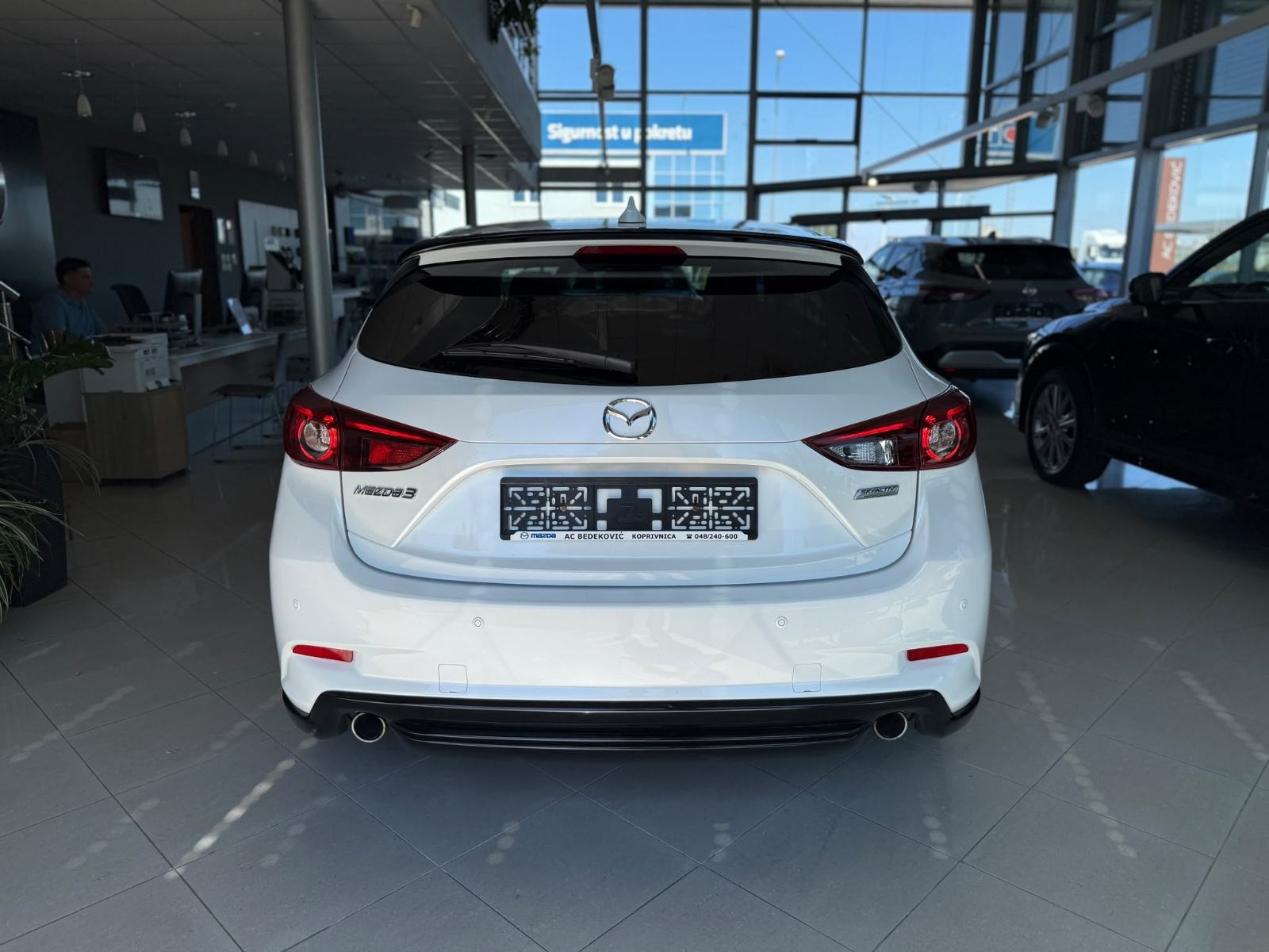 Mazda 3 G120 ATTRACTION SERVISNA TOP STANJE, fotografija 6