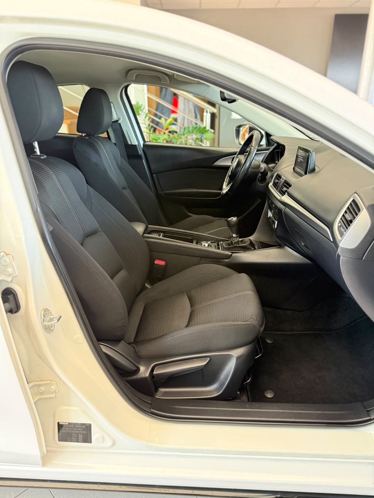 Mazda 3 G120 ATTRACTION SERVISNA TOP STANJE, fotografija 20