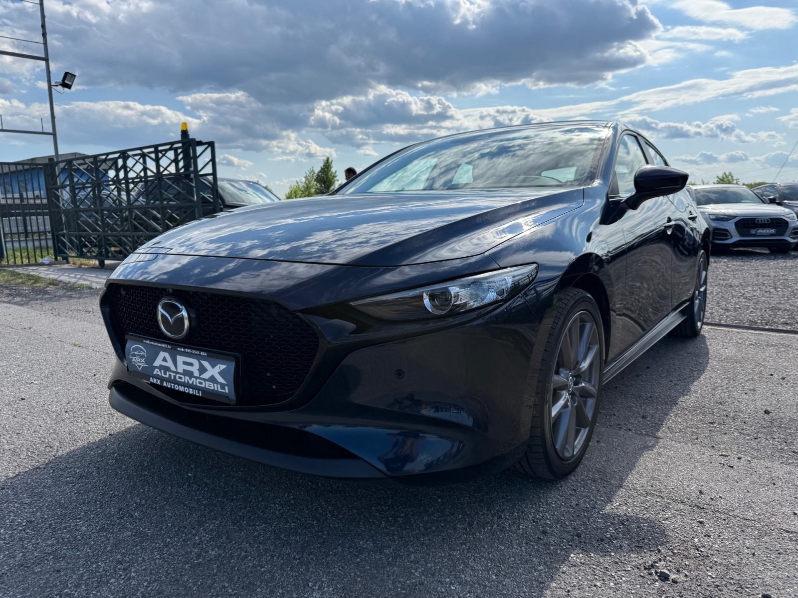 Mazda 3 G122 °VELIKA NAVI°KAMERA 360°JAMSTVO 12MJ°LEASING BEZ UČEŠĆA, fotografija 3