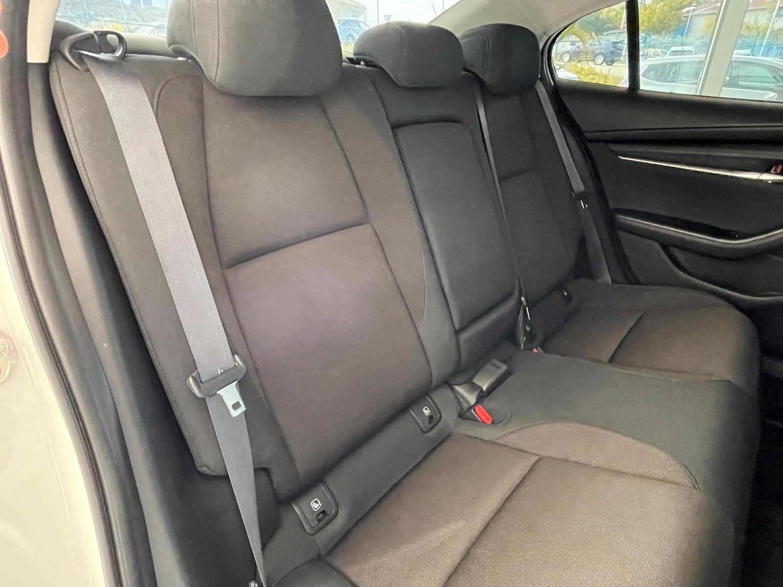 Mazda 3 G150 2.0 e-SkyActiv AUTOMATIK 4-VRATA ACC HUD NOVI SERVIS, fotografija 17