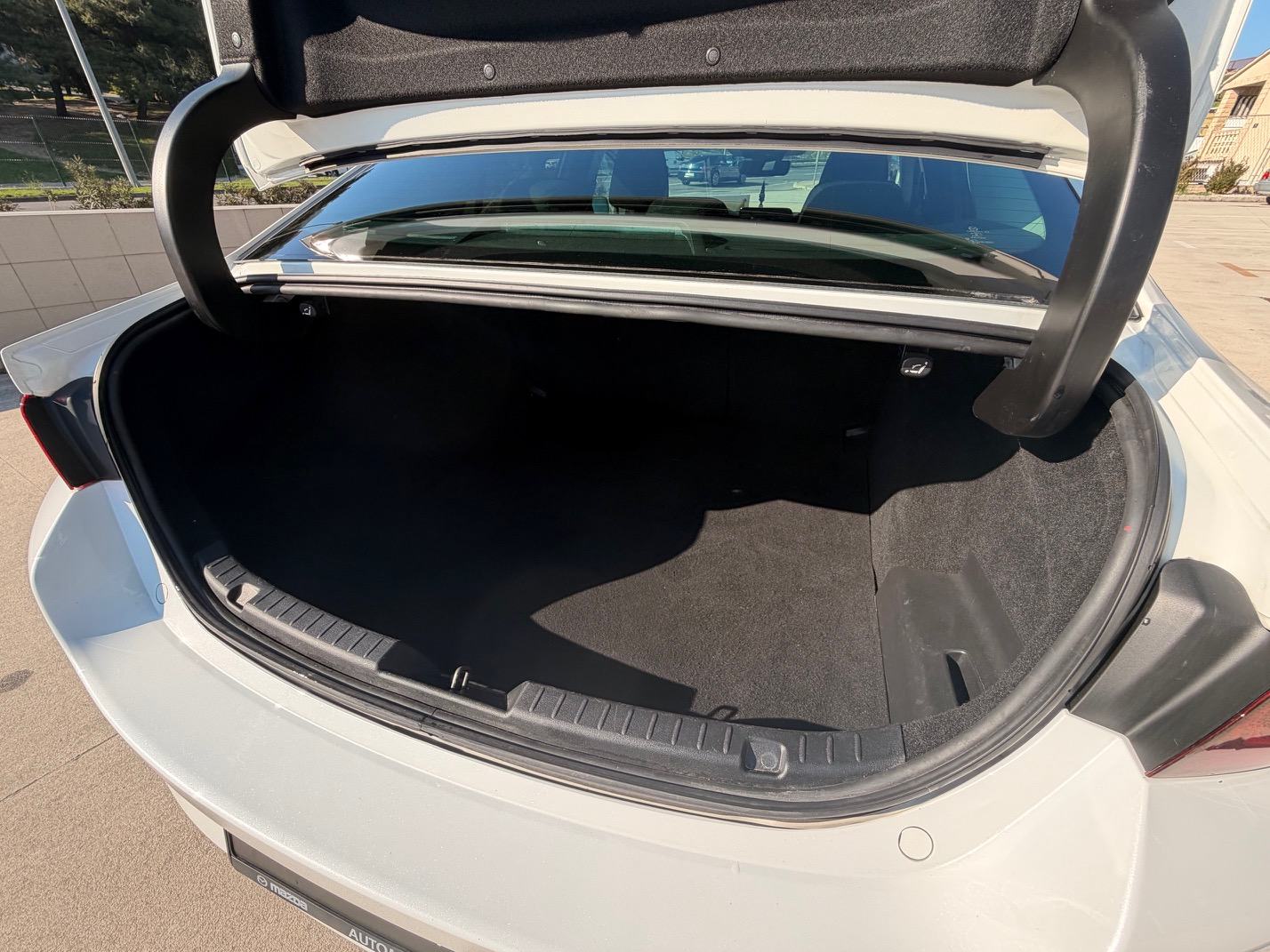 Mazda 3/SDN/X186/GT PLUS/SO *DOSTUPAN ODMAH*, fotografija 5