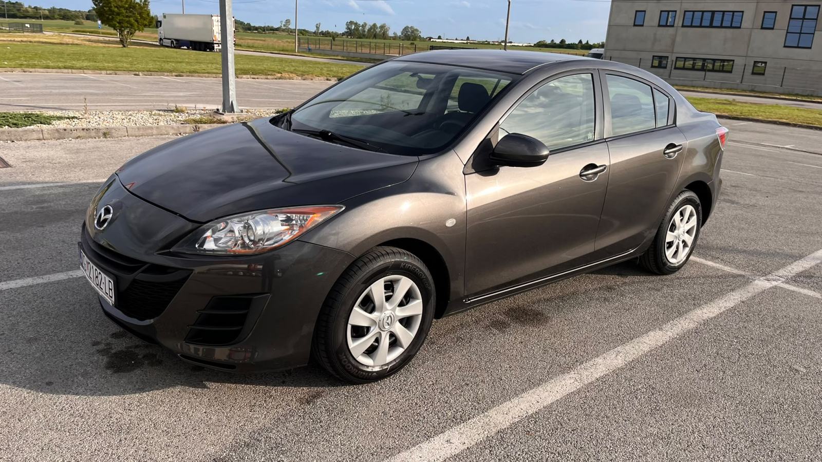 Mazda 3 Sport 1,6 i ,2010 god reg5/2027 napravljen servis, fotografija 2