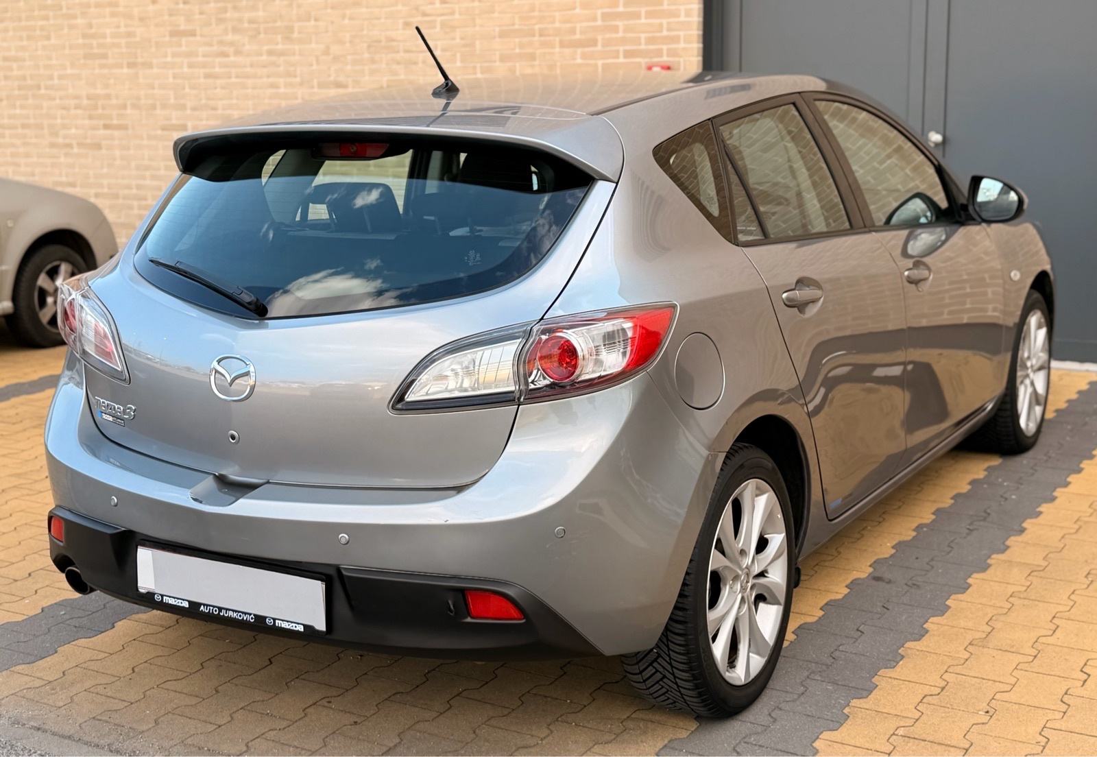 MAZDA 3 SPORT 1,6 • HR AUTO • REDIZAJN • BOSE • GRIJANJE SJEDALA, fotografija 8