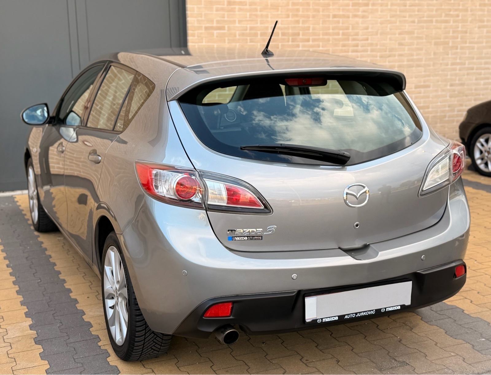 MAZDA 3 SPORT 1,6 • HR AUTO • REDIZAJN • BOSE • GRIJANJE SJEDALA, fotografija 10