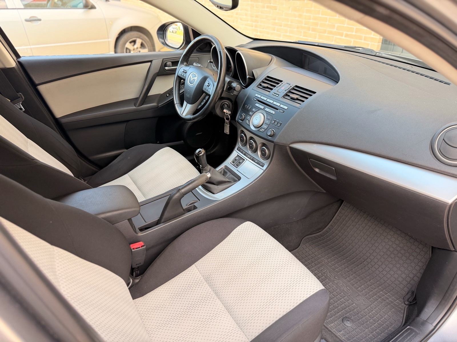 MAZDA 3 SPORT 1,6 • HR AUTO • REDIZAJN • BOSE • GRIJANJE SJEDALA, fotografija 15
