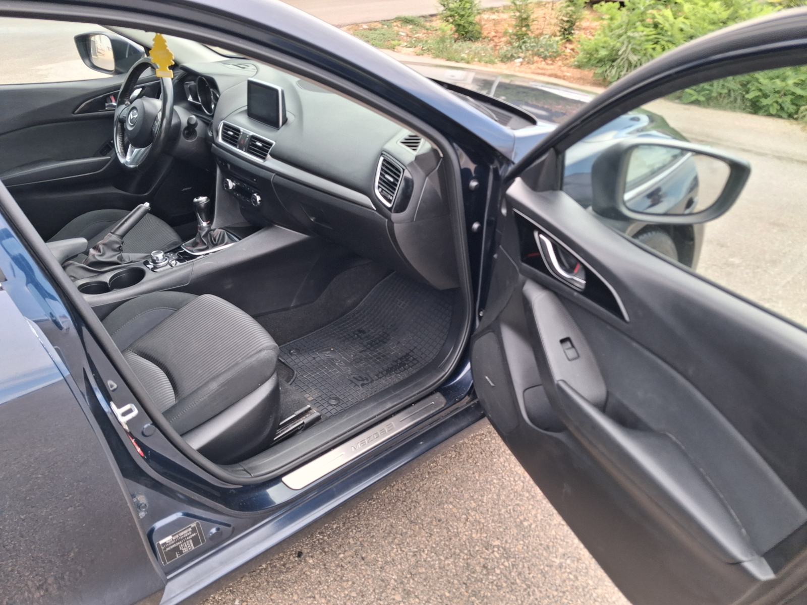 Mazda 3 G120 Revolution top, Xenon, Alu, Head up, Reg. Do 07.2027, fotografija 17
