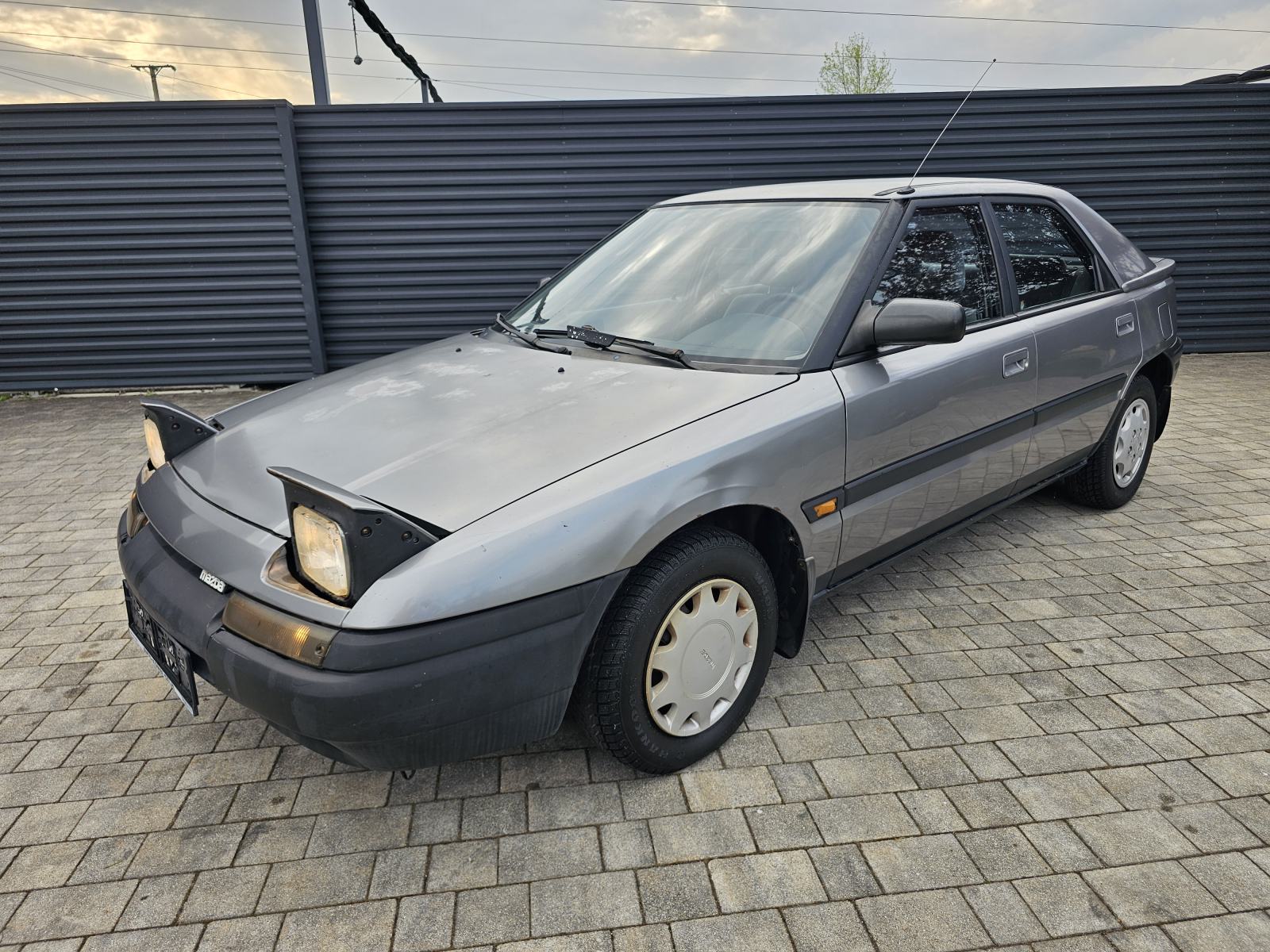 Mazda 323 F, 1.VLASTNIK, CIJENA: 2.777 EUR, pogled izvana - slika 2