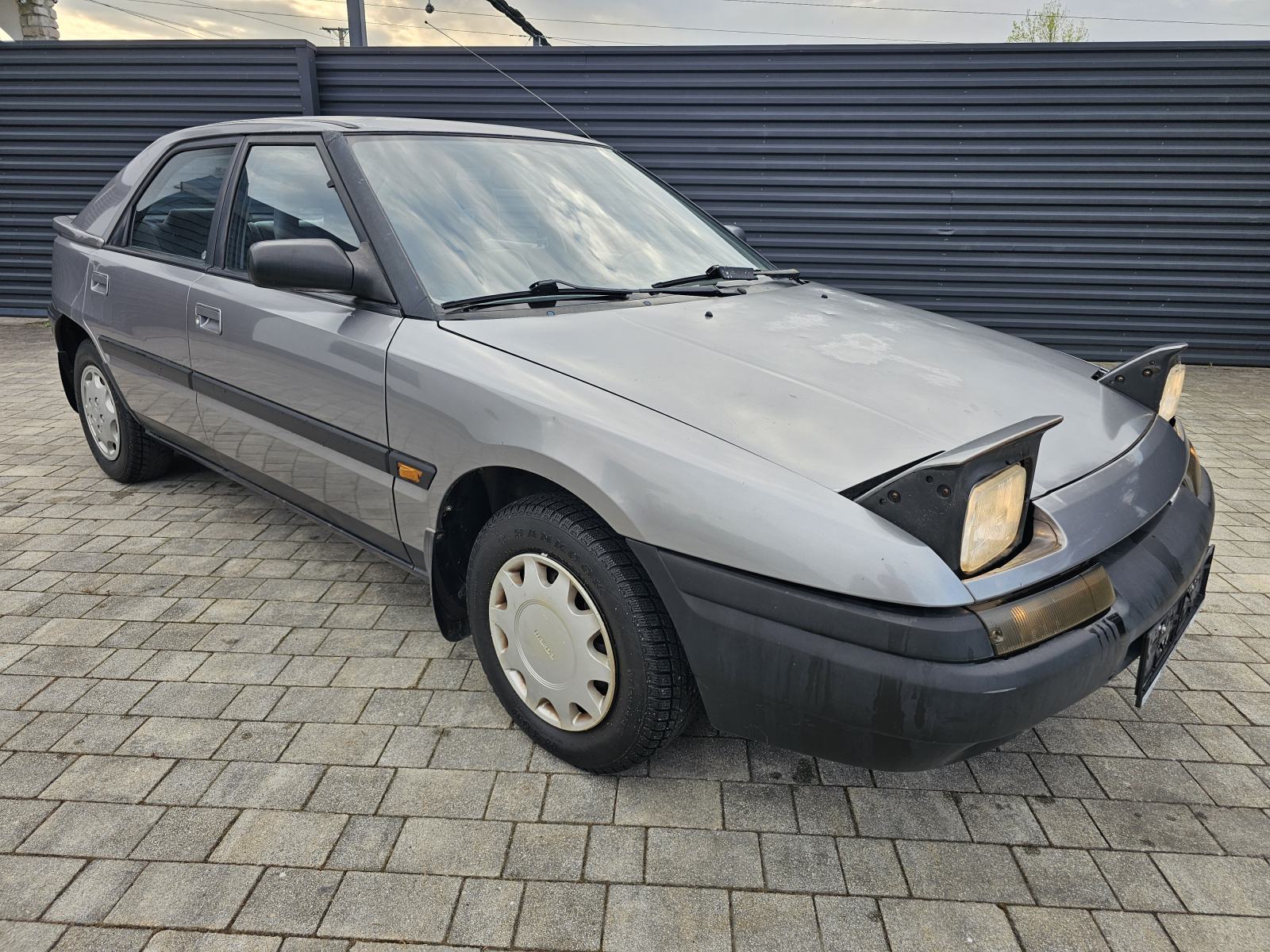 Mazda 323 F, 1.VLASTNIK, CIJENA: 2.777 EUR, fotografija 6