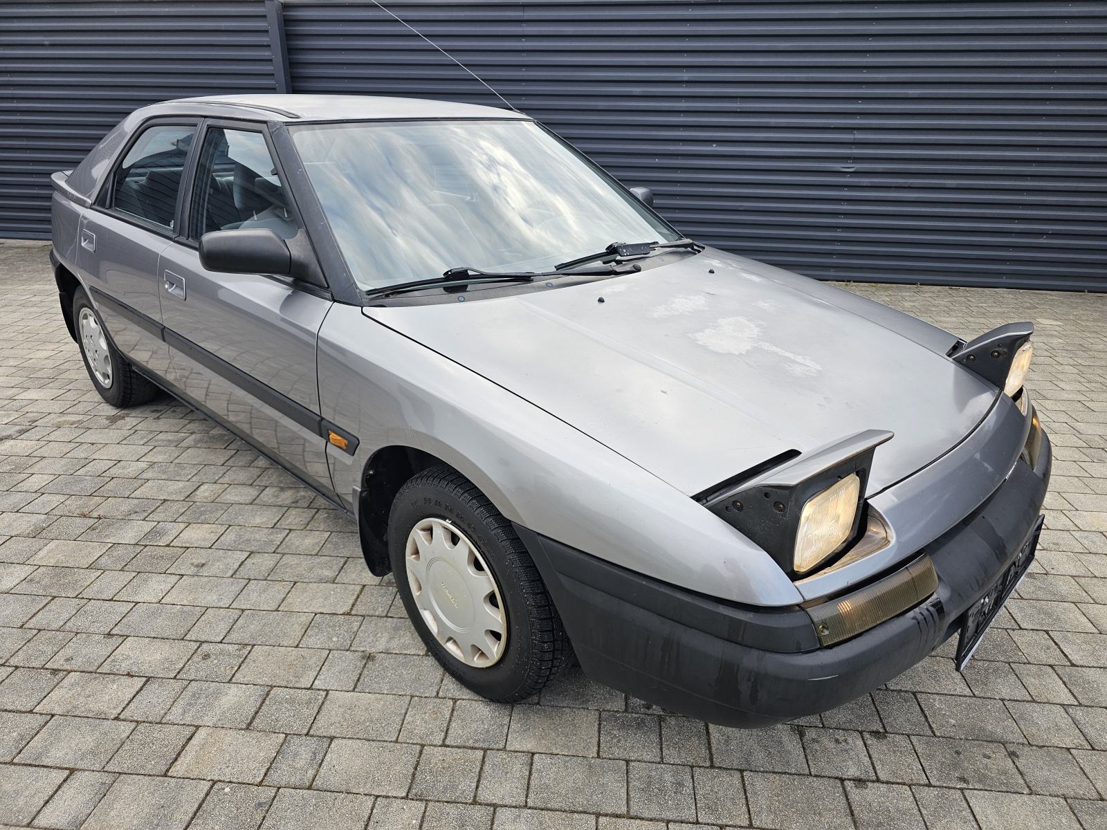 Mazda 323 F, 1.VLASTNIK, CIJENA: 2.777 EUR, pogled izvana - slika 1